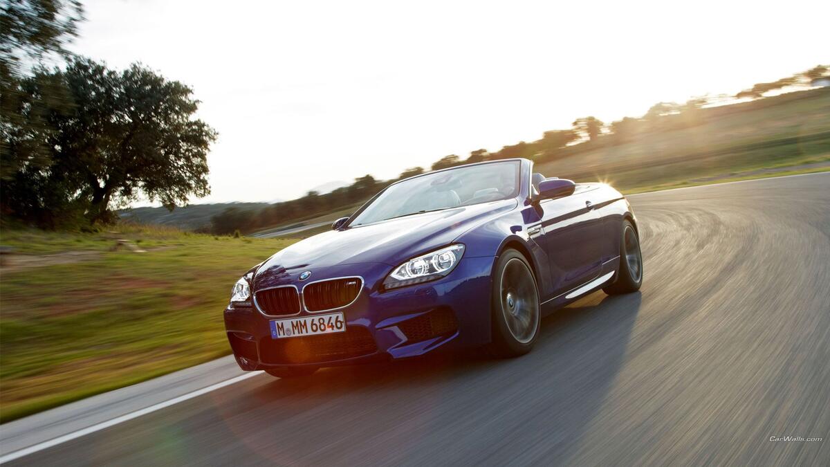 BMW M6 in blue.