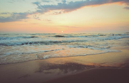 Early sunrise at the seashore