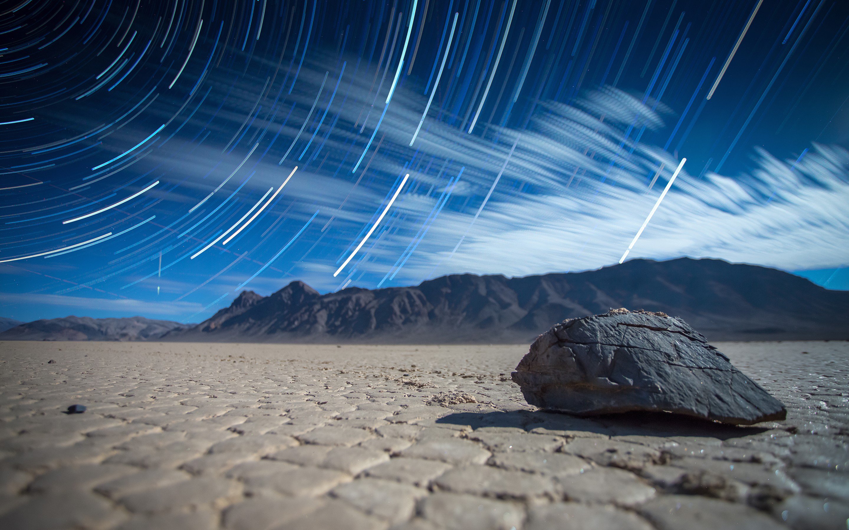 免费照片沙漠中的一块石头