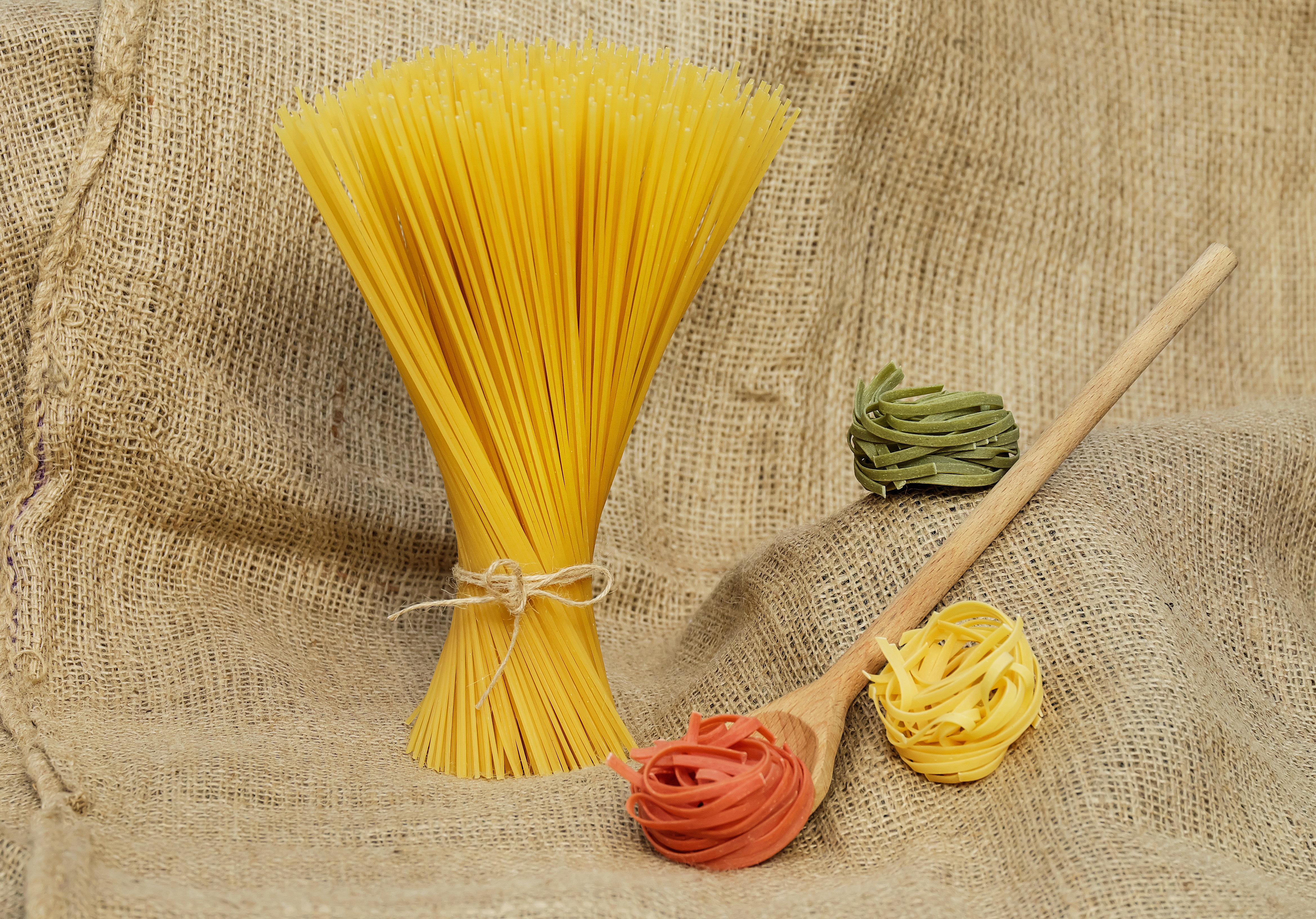 Free photo Cooking pasta with spices