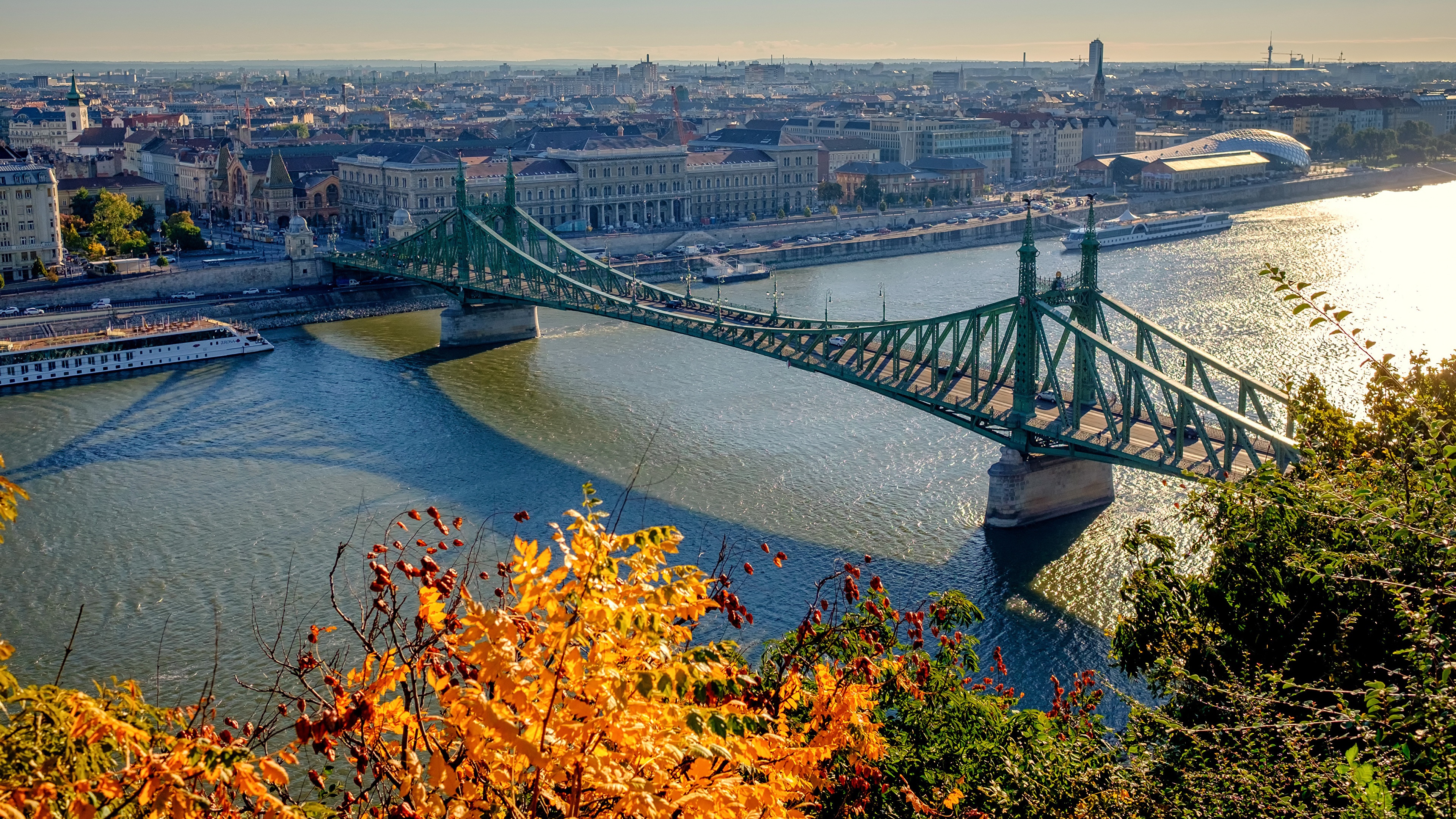 Бесплатное фото Будапешт в солнечный осенний день