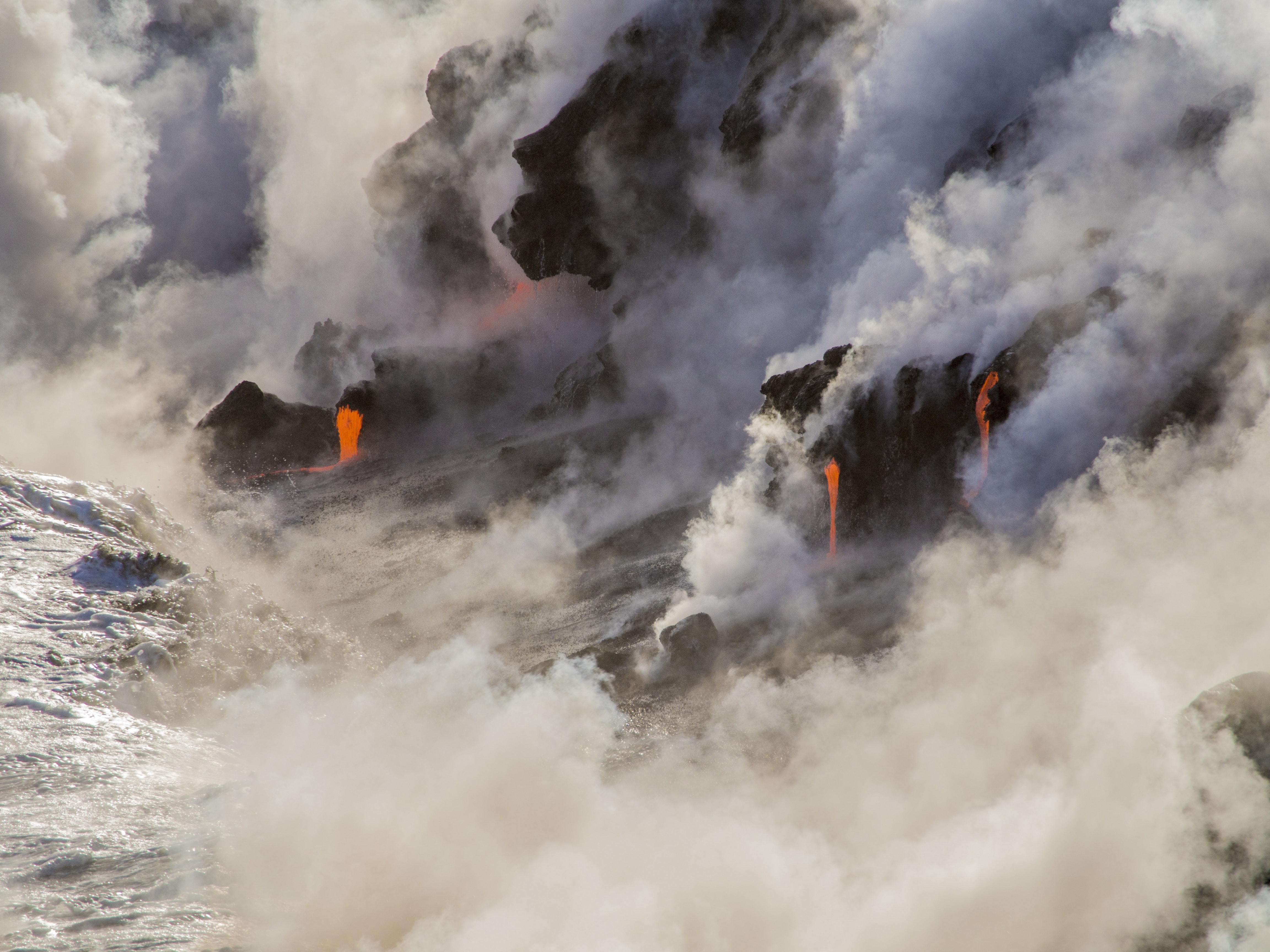 Фото бесплатно обои вулкан, лава, дым