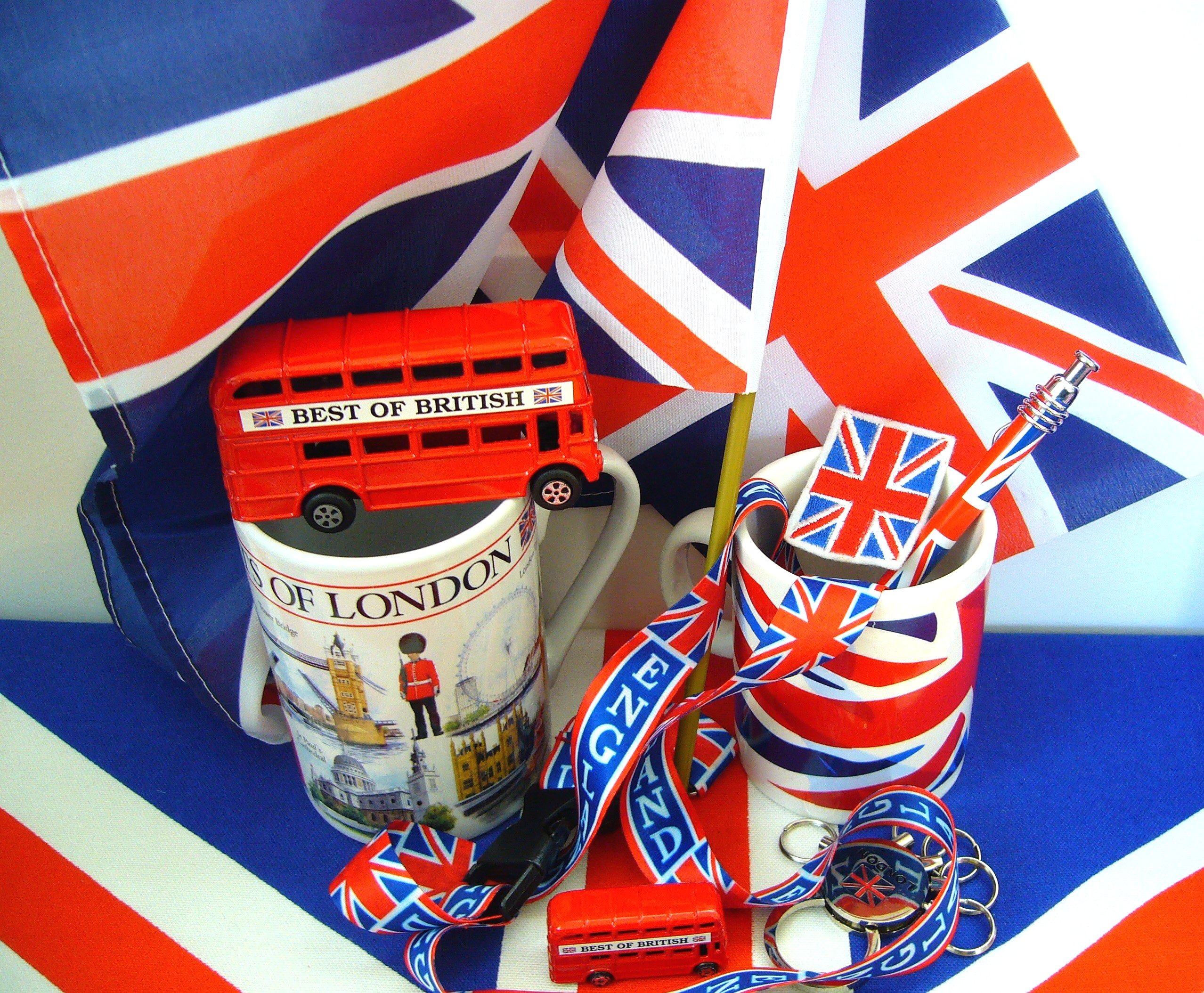Free photo British souvenirs for tourists