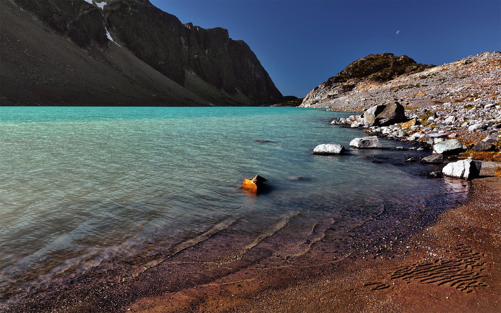 Бесплатное фото Чистая вода в горах