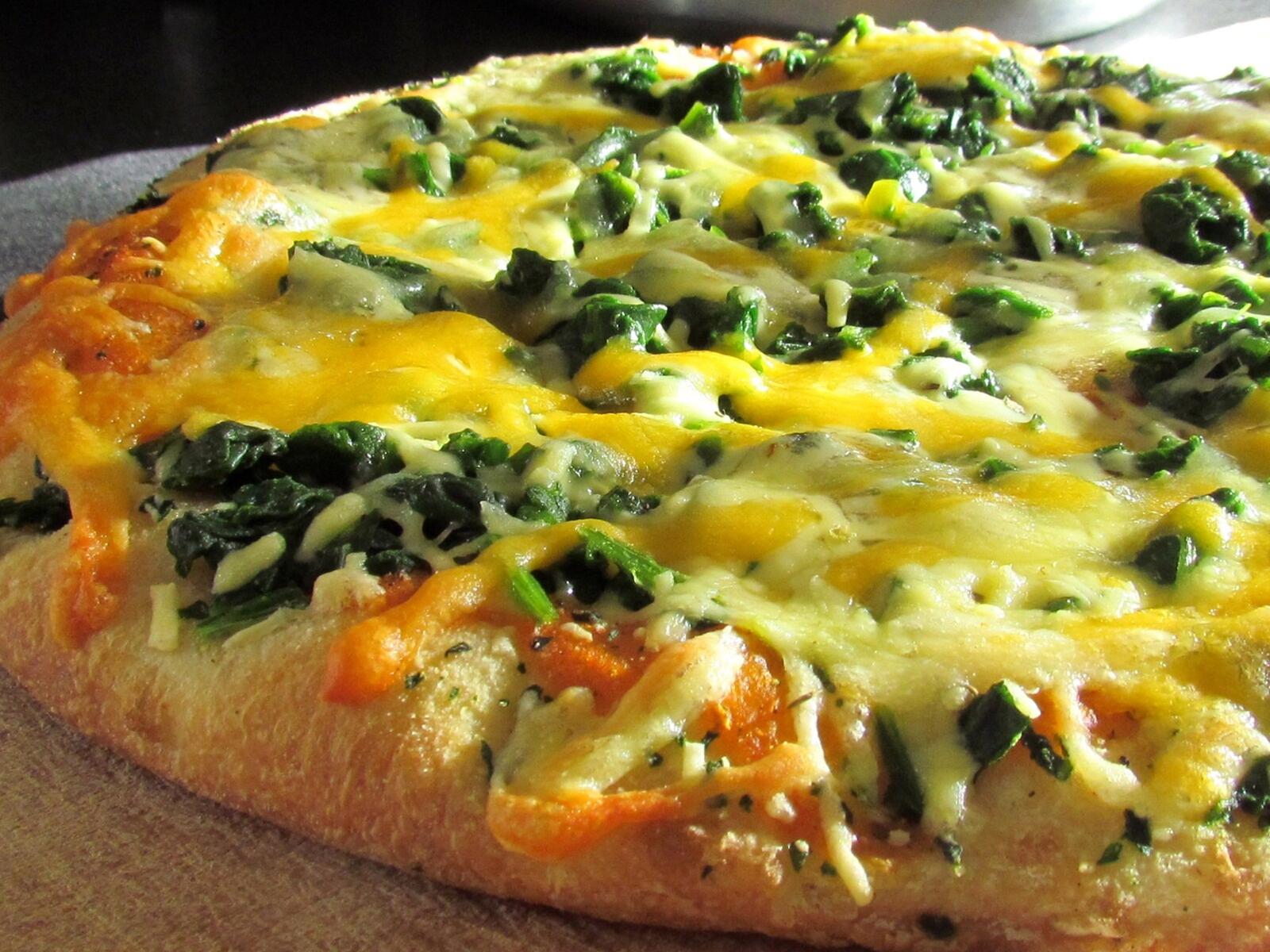 Бесплатное фото Вкусная пицца с сыром