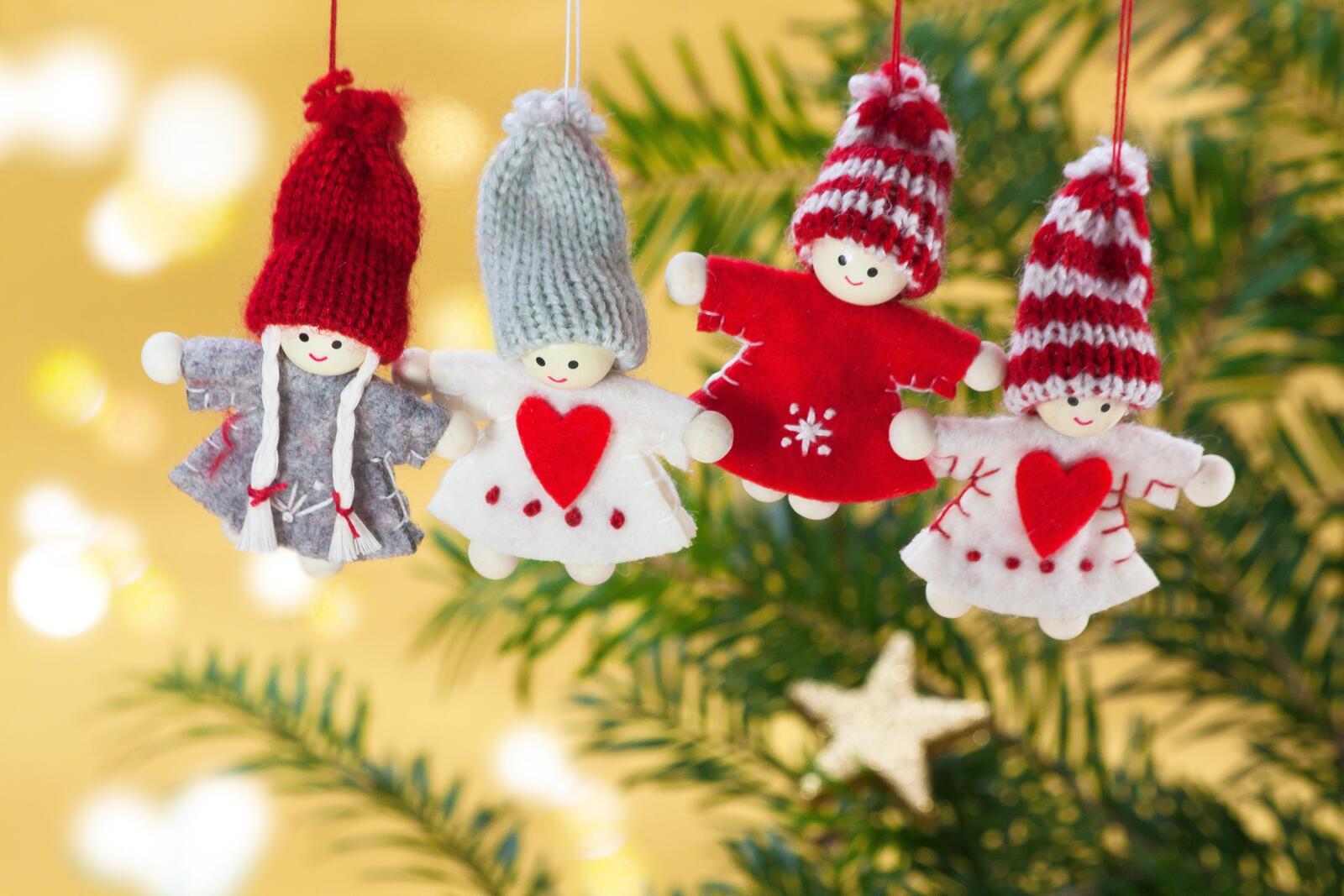 免费照片新年玩具娃娃装饰圣诞树