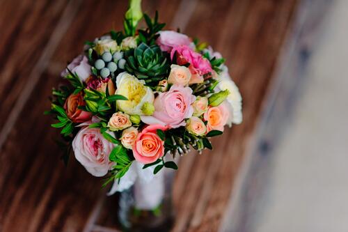 A beautiful bouquet of roses for the bride