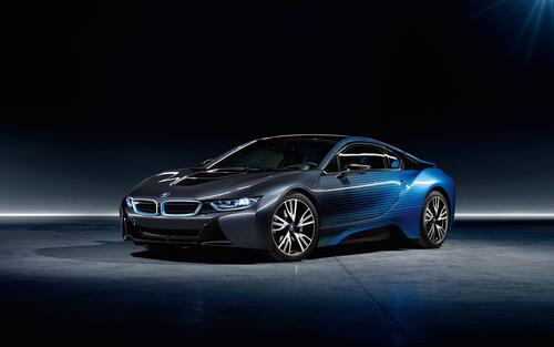 BMW I8 на темном фоне
