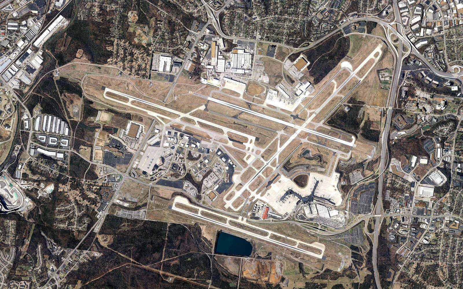 Обои вид с воздуха аэропорт город на рабочий стол