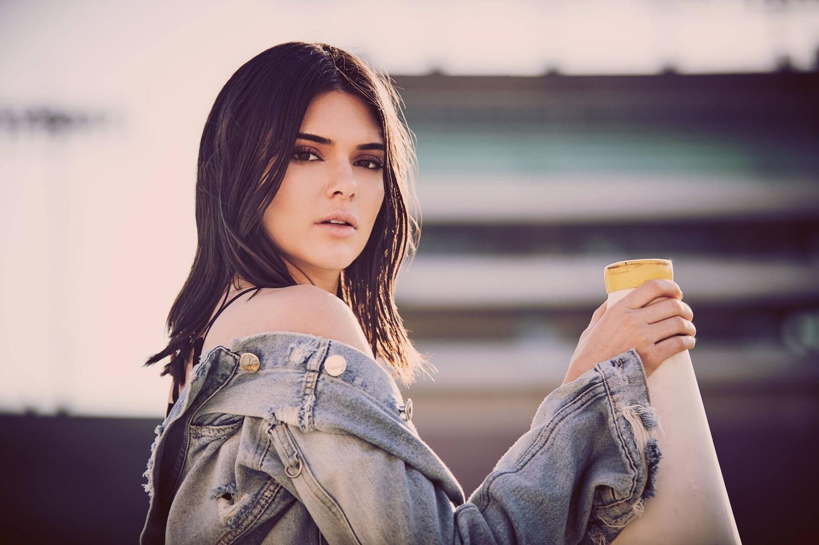 Free photo Kendall Jenner in a denim jacket