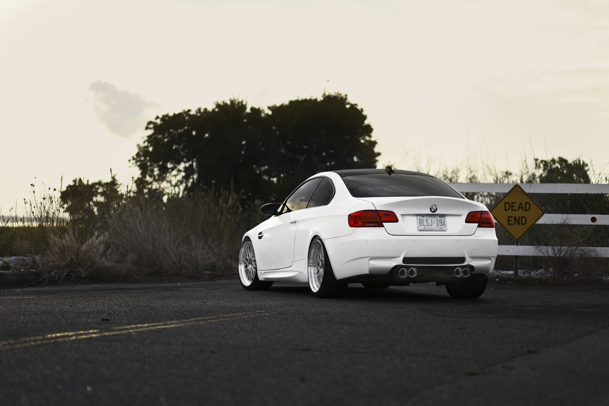 Wallpapers white car BMW on the desktop