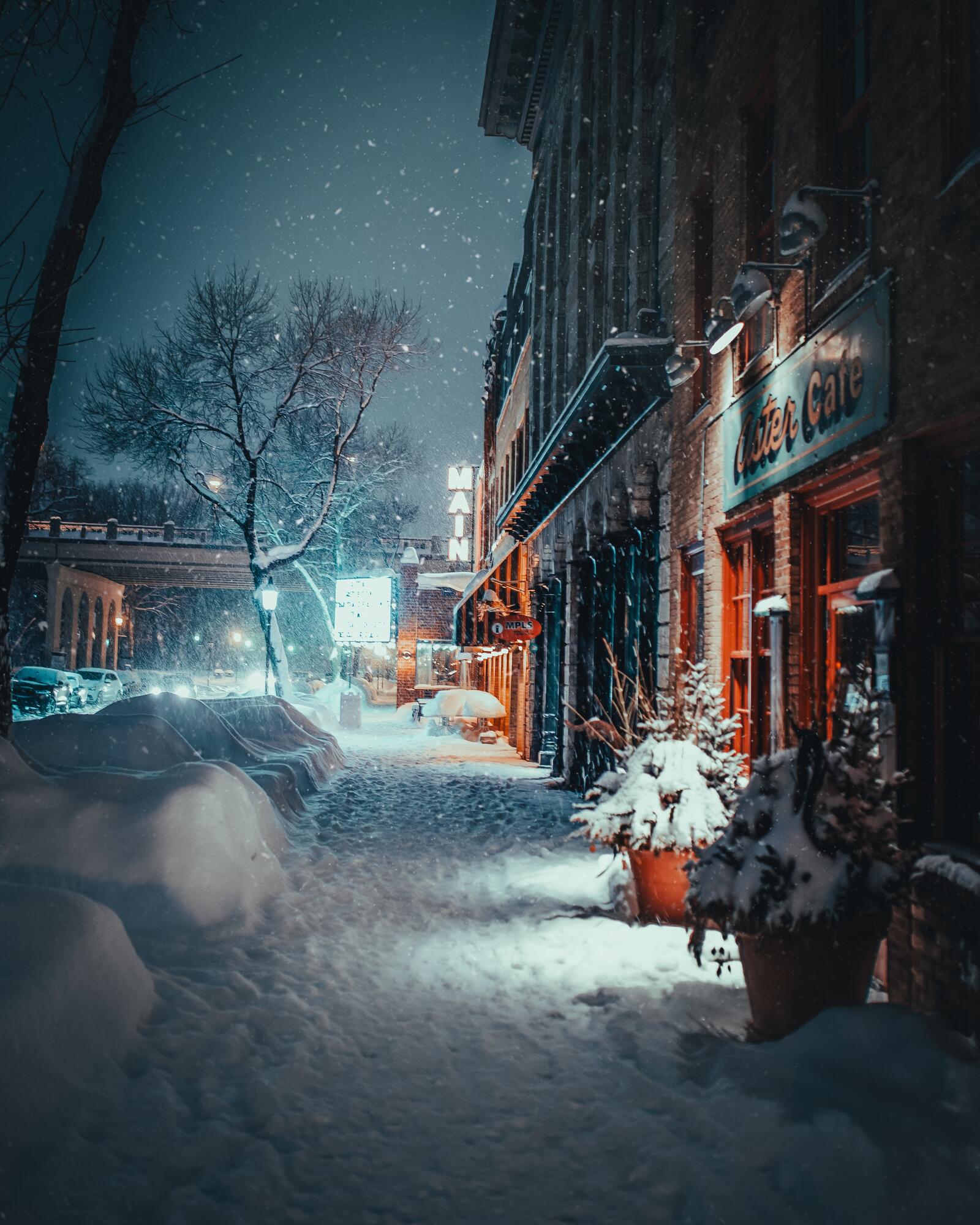 Снежная городская улица