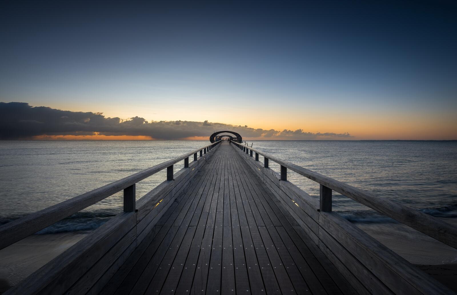 Free photo Sea pier at dawn