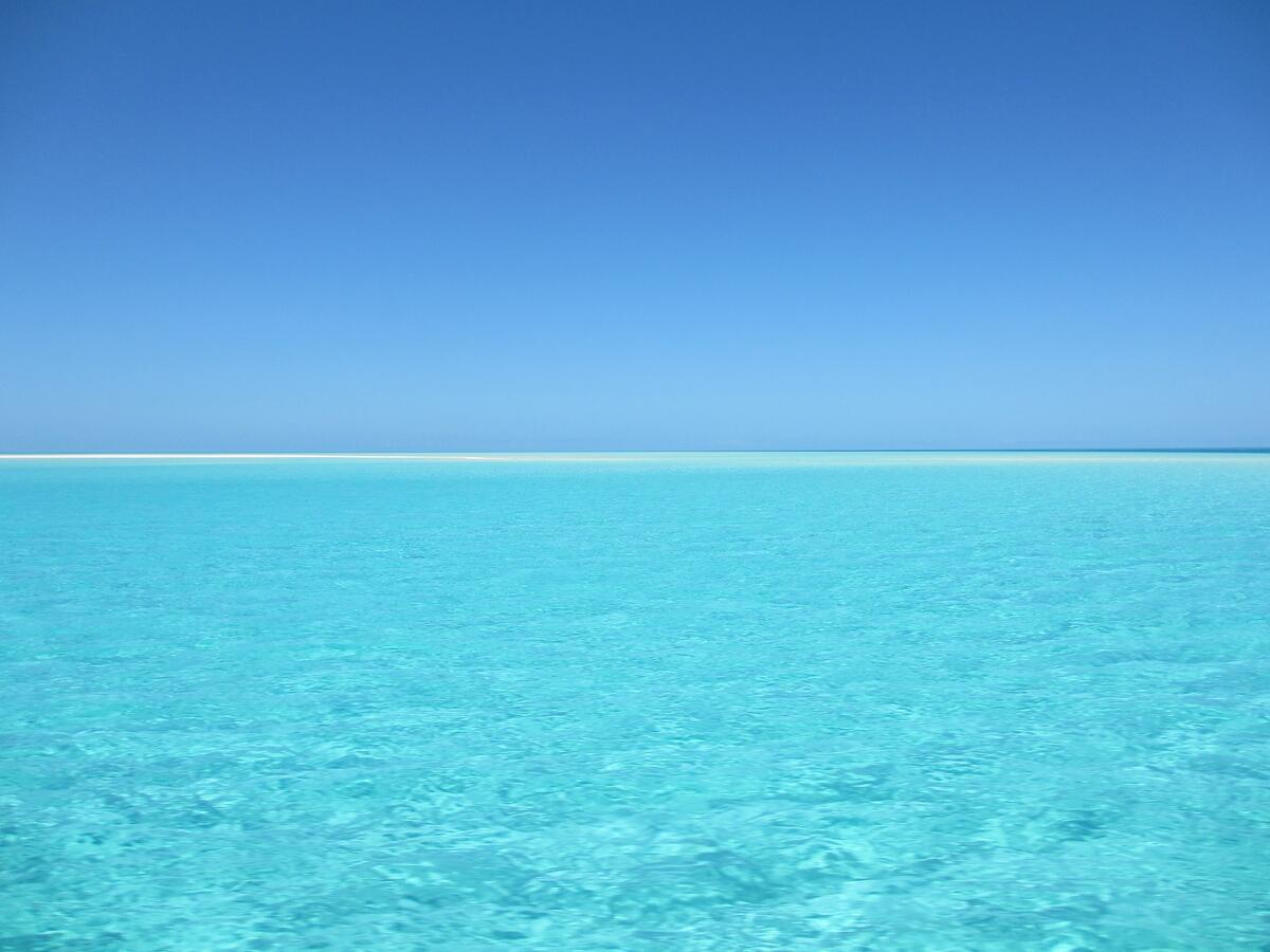 Wallpaper with blue water in the sea