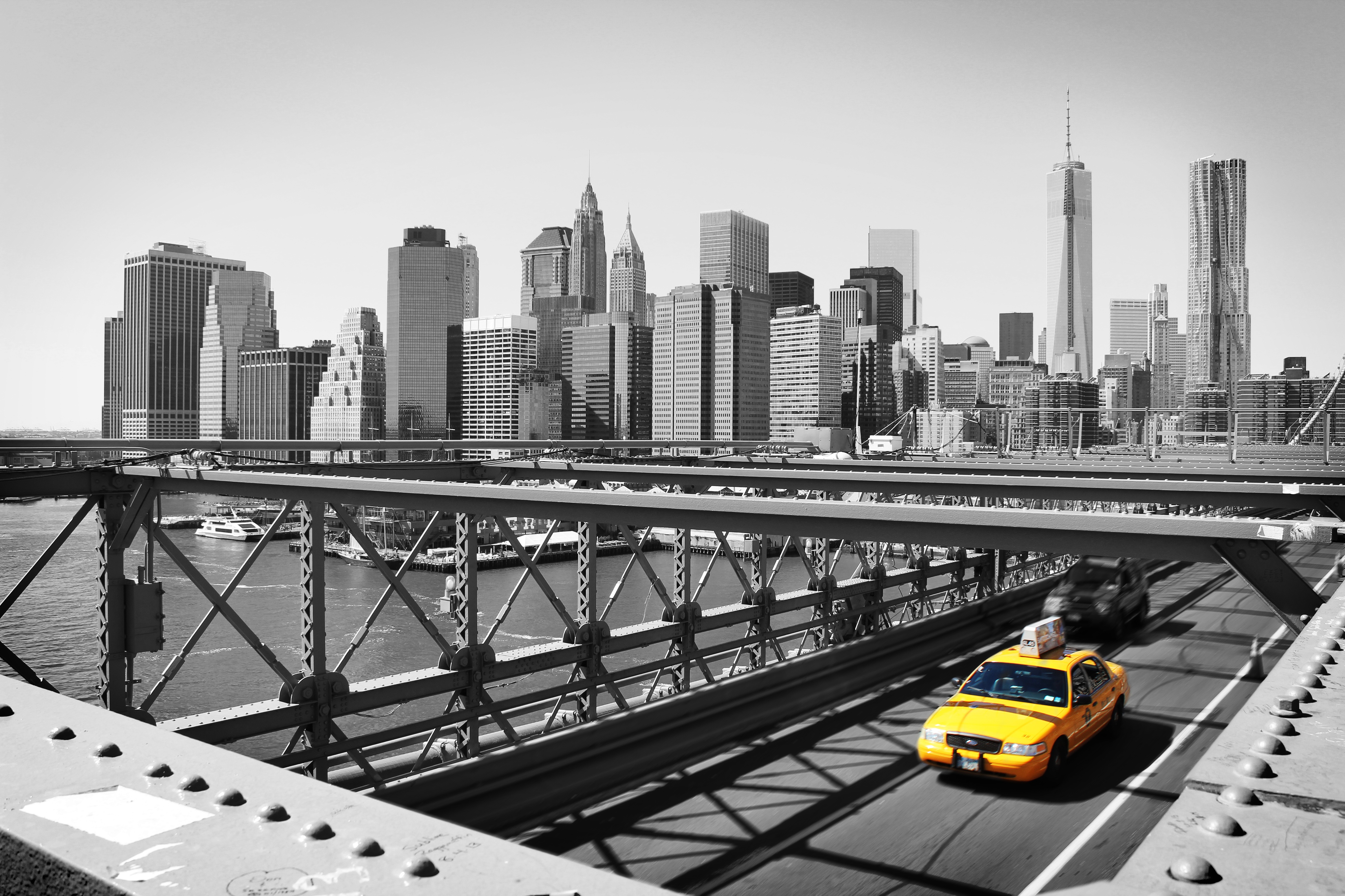 单色照片中的曼哈顿出租车