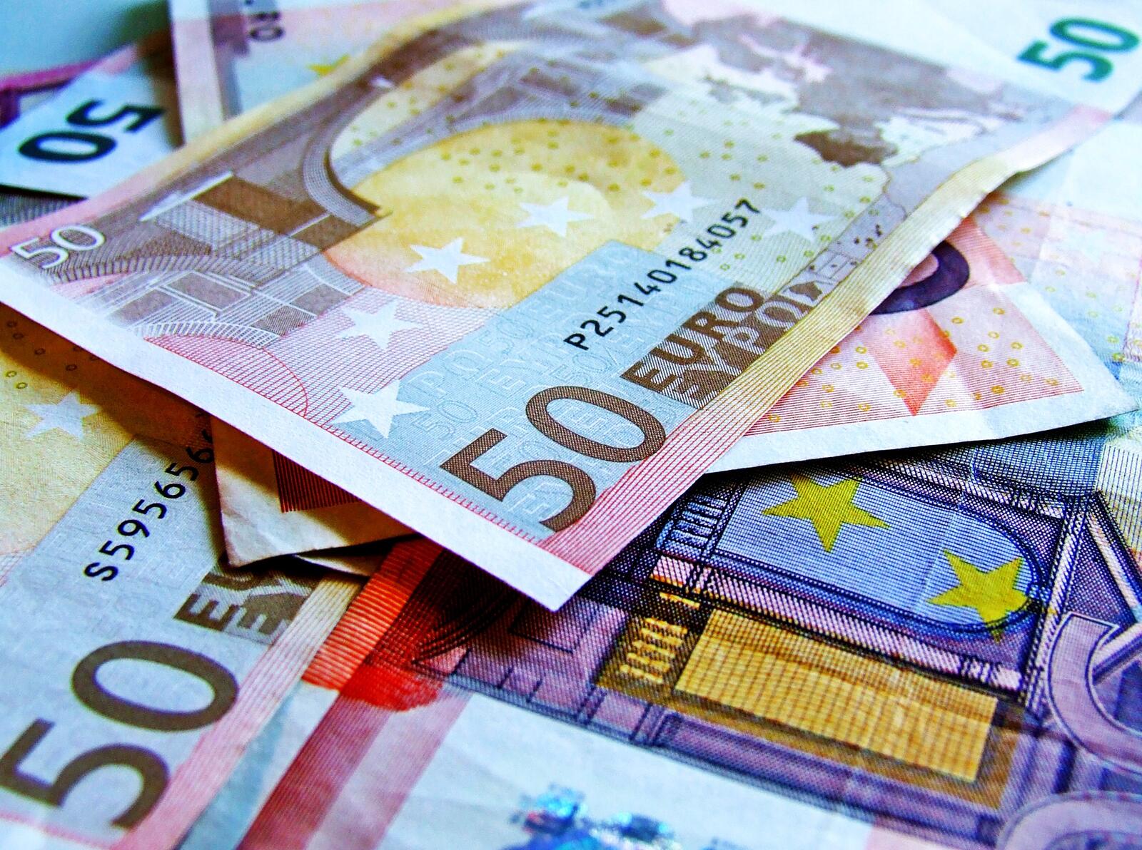 Free photo 50 euro paper bills