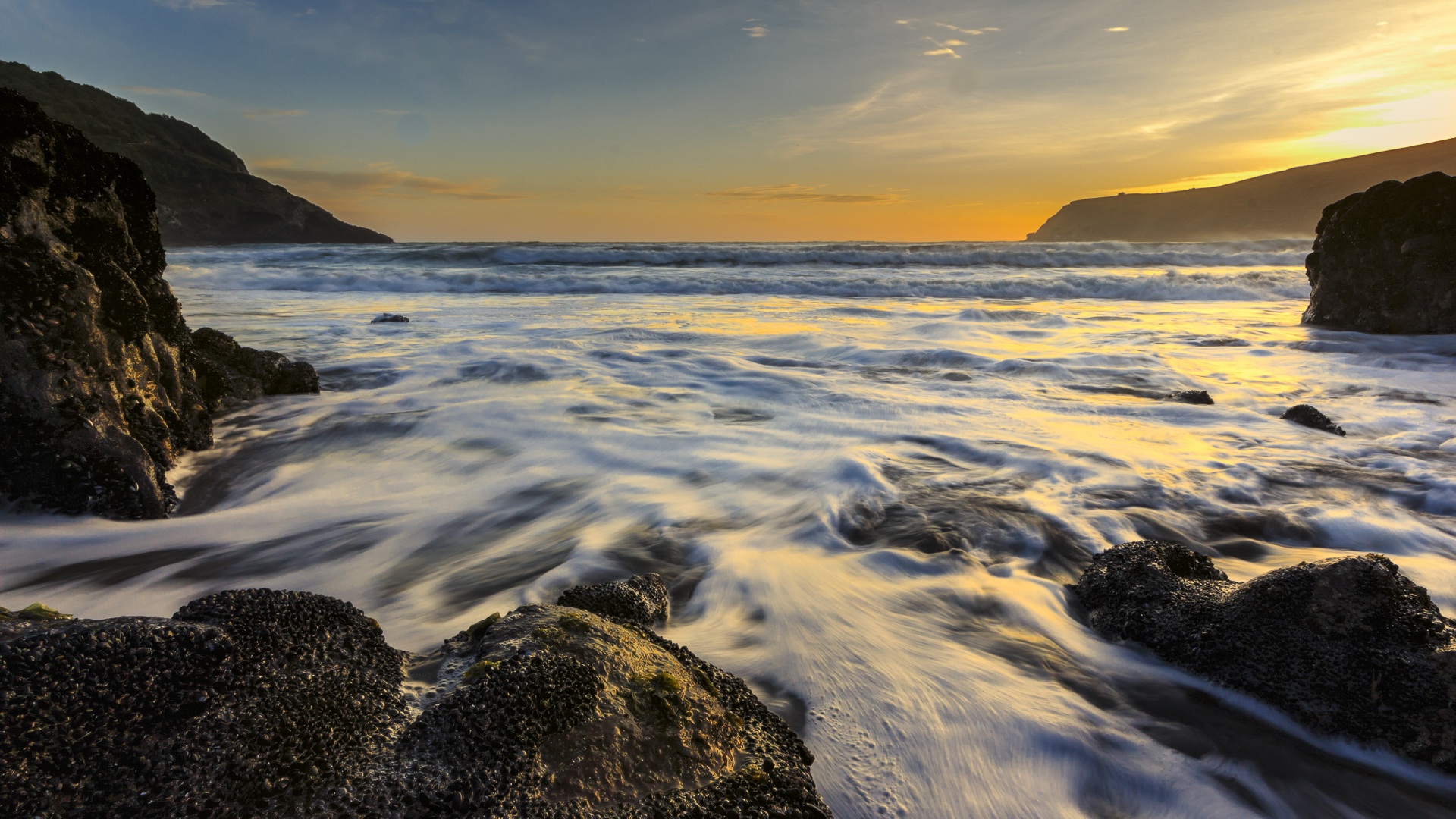 Бесплатное фото Восход солнца на побережье