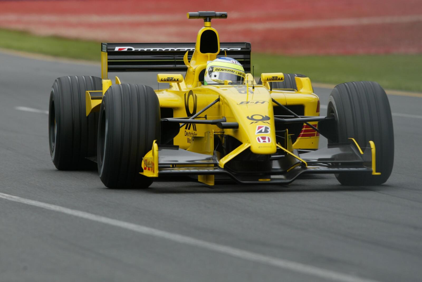 Бесплатное фото F1 желтого цвета