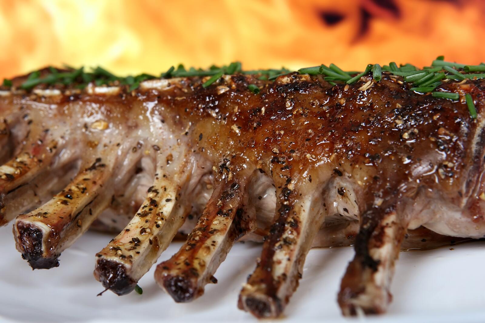 Free photo Grilled lamb ribs
