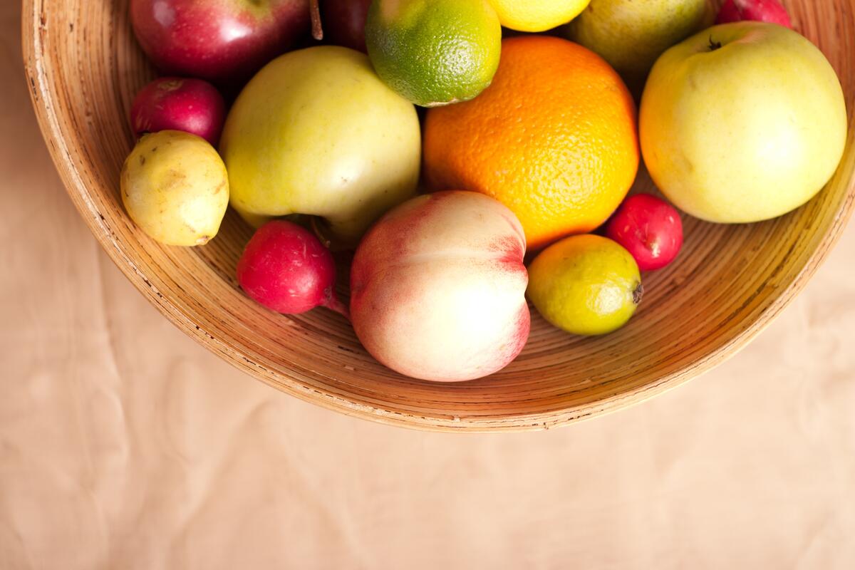 Тарелка с фруктами