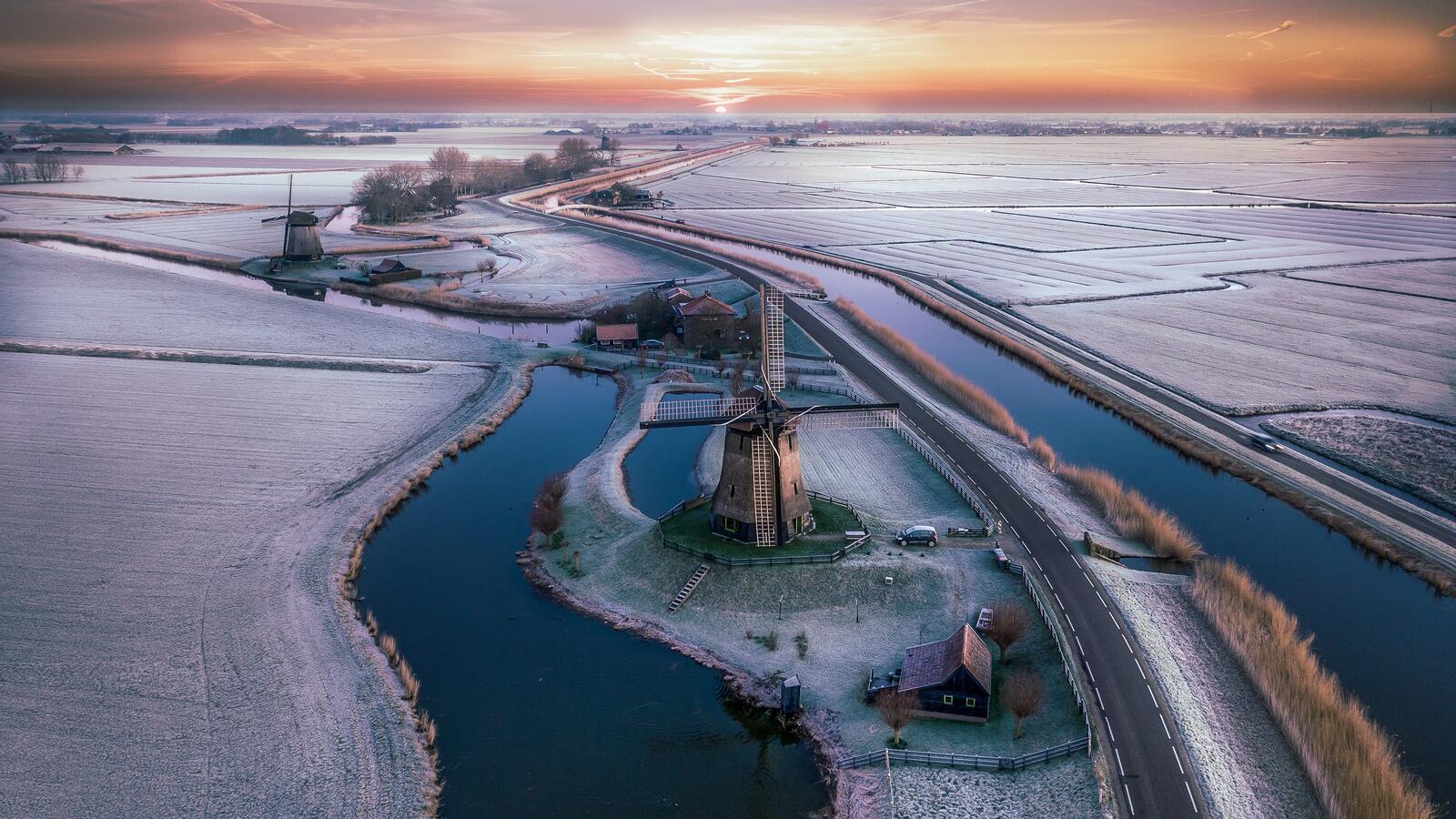 Бесплатное фото Закат в морозных Нидерландах