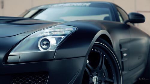 Mercedes SLS черного матового цвета