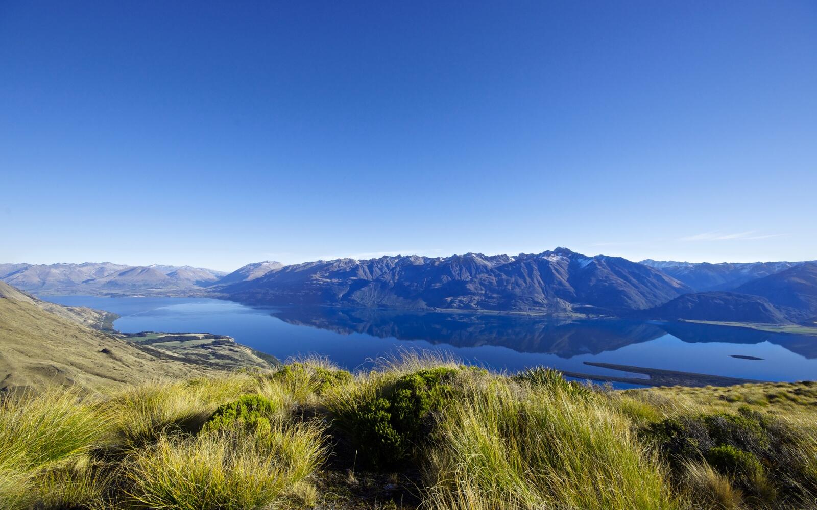 免费照片新西兰山区的一个湖泊