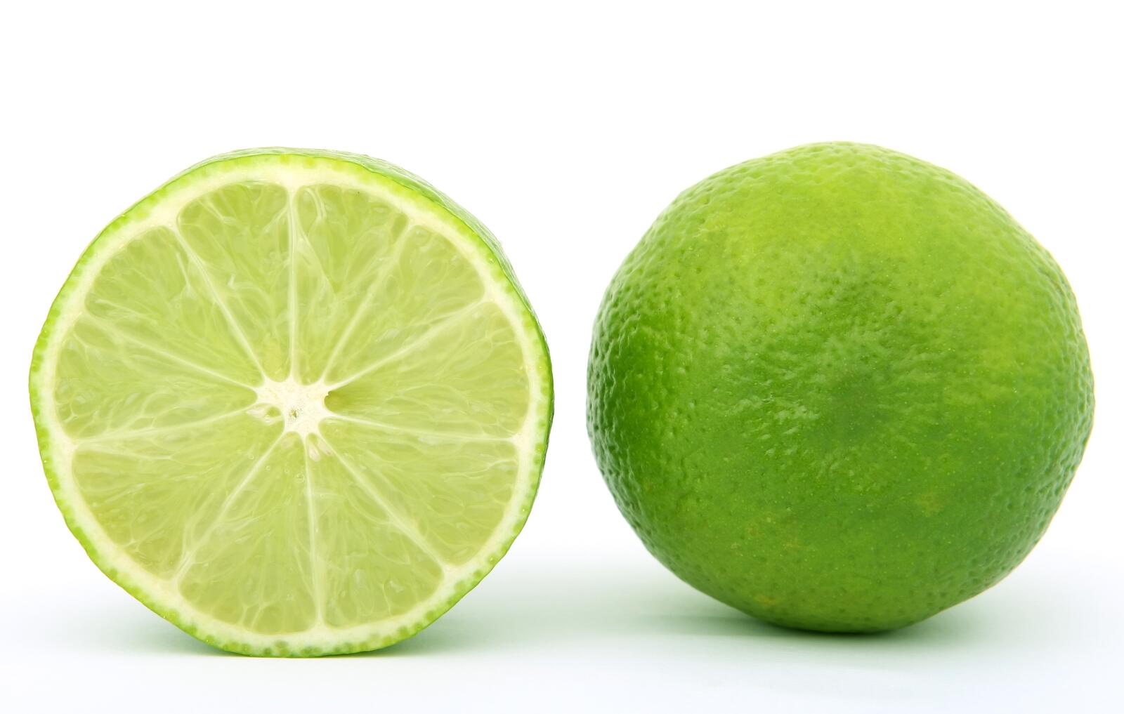 Free photo Lime in a slice