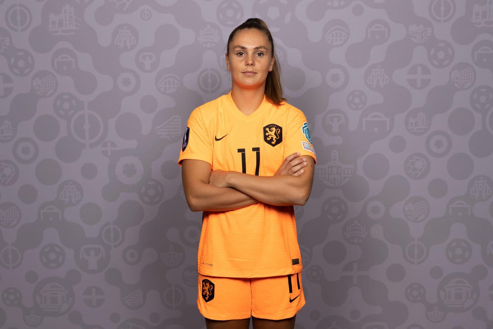 Free photo Soccer player Lieke Martens in a soccer uniform