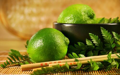 Fresh lime in a bowl
