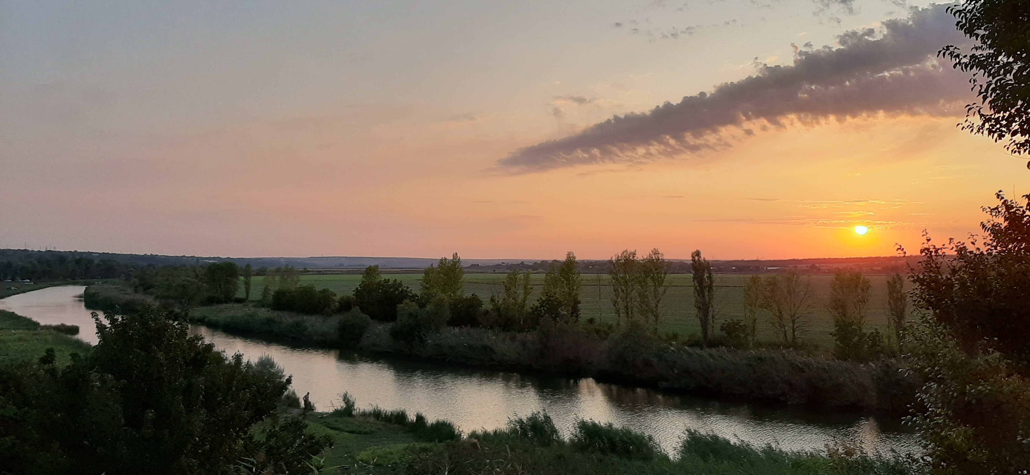 免费照片河上的夕阳
