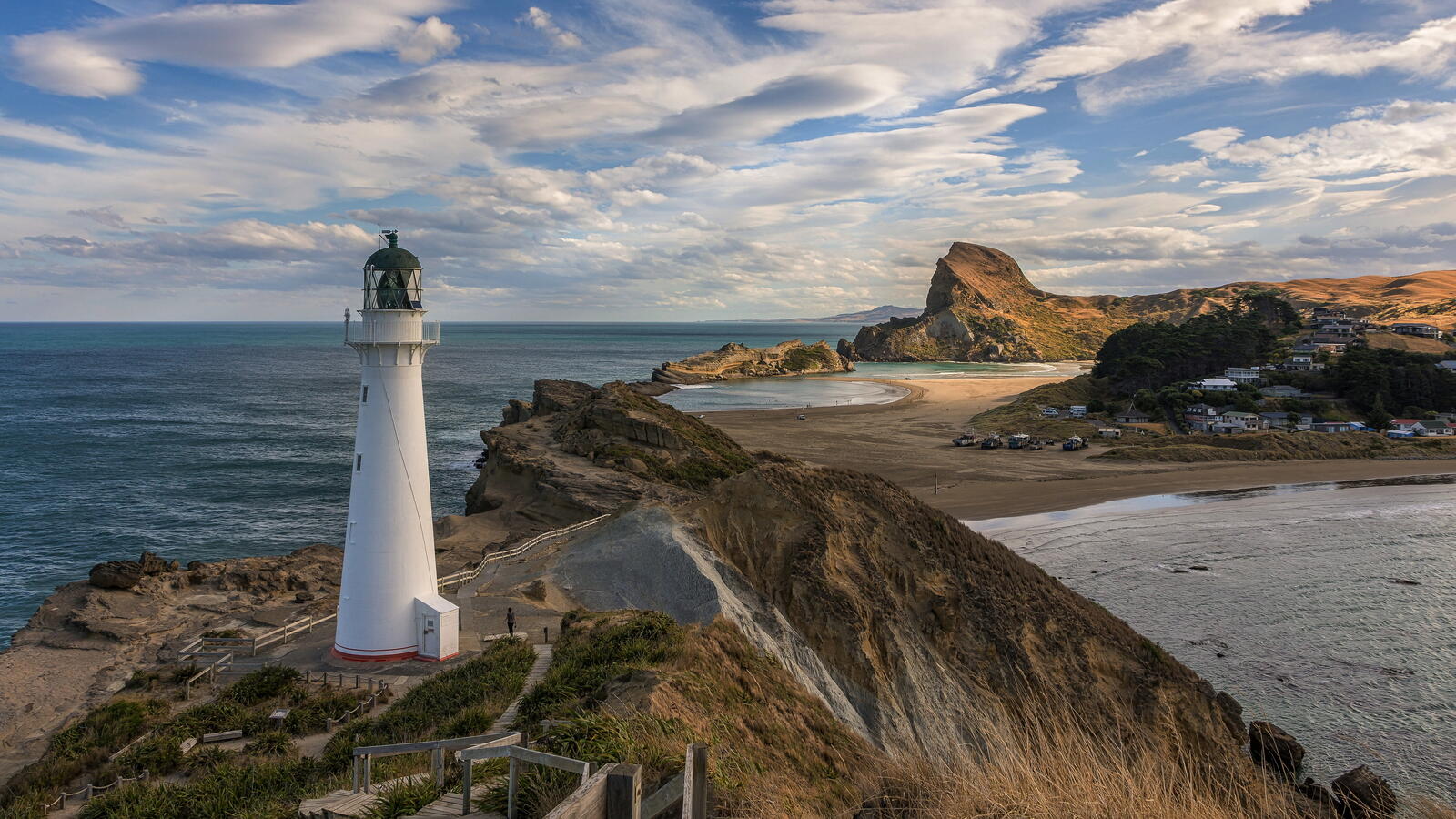 Free photo Islands with a lighthouse in New Zealand