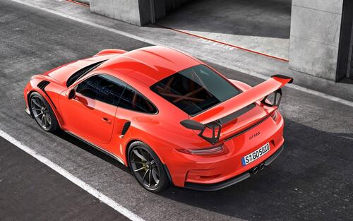 Porsche 9 GT3 in orange