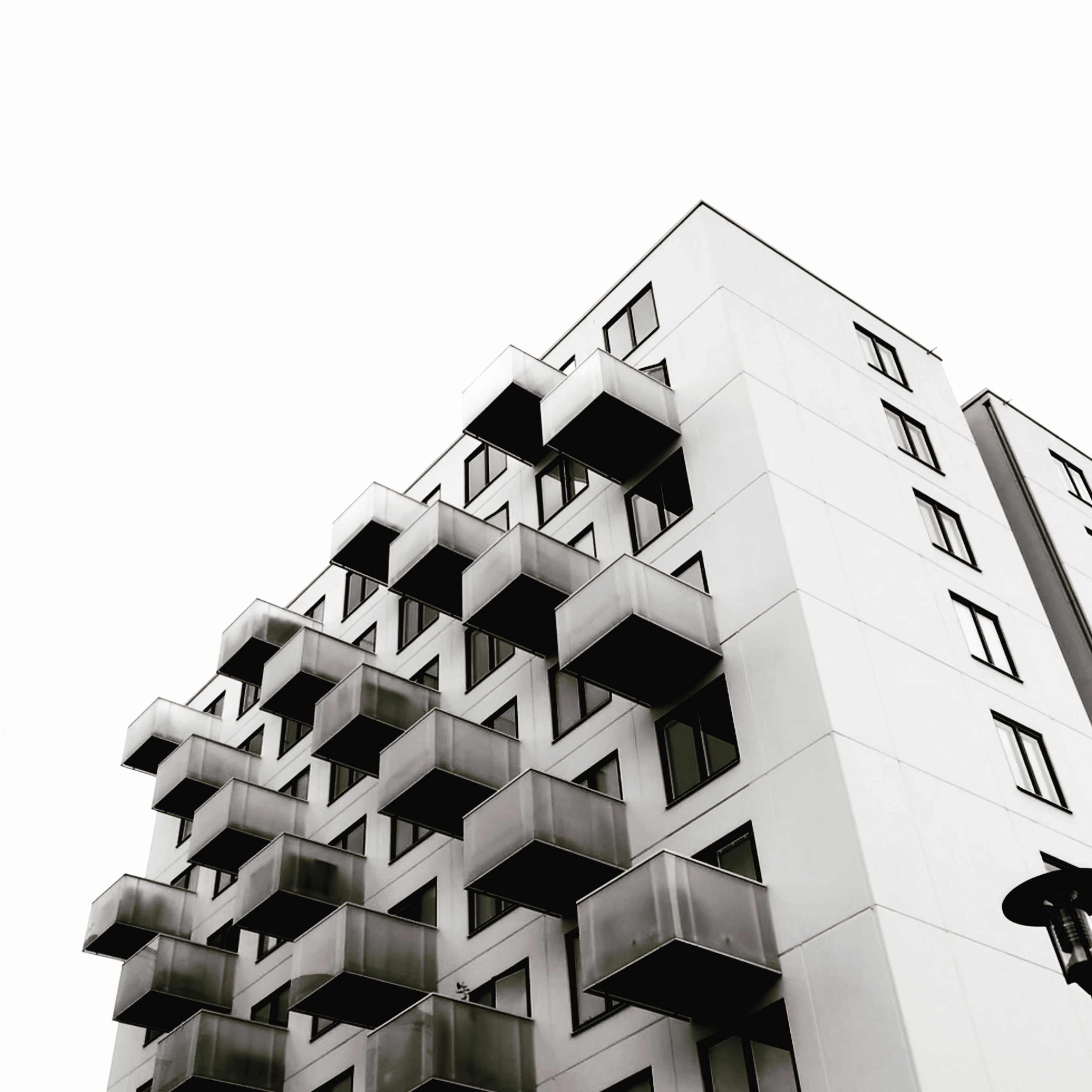 Фото квартира с обоями, здание, архитектура, монохромный, точка зрения, город - бесплатные картинки на Fonwall