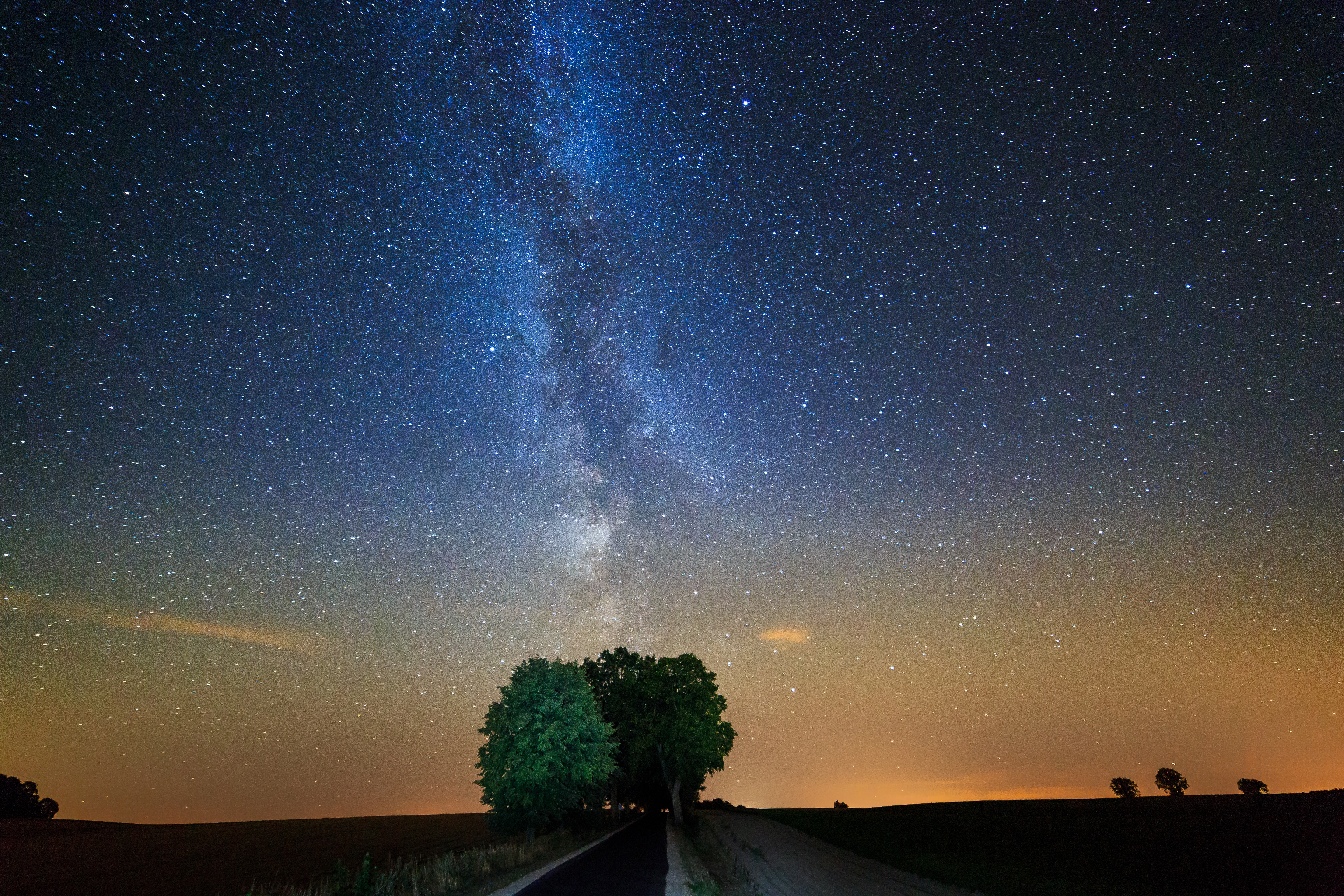Бесплатное фото Ночная дорога в Млечный путь