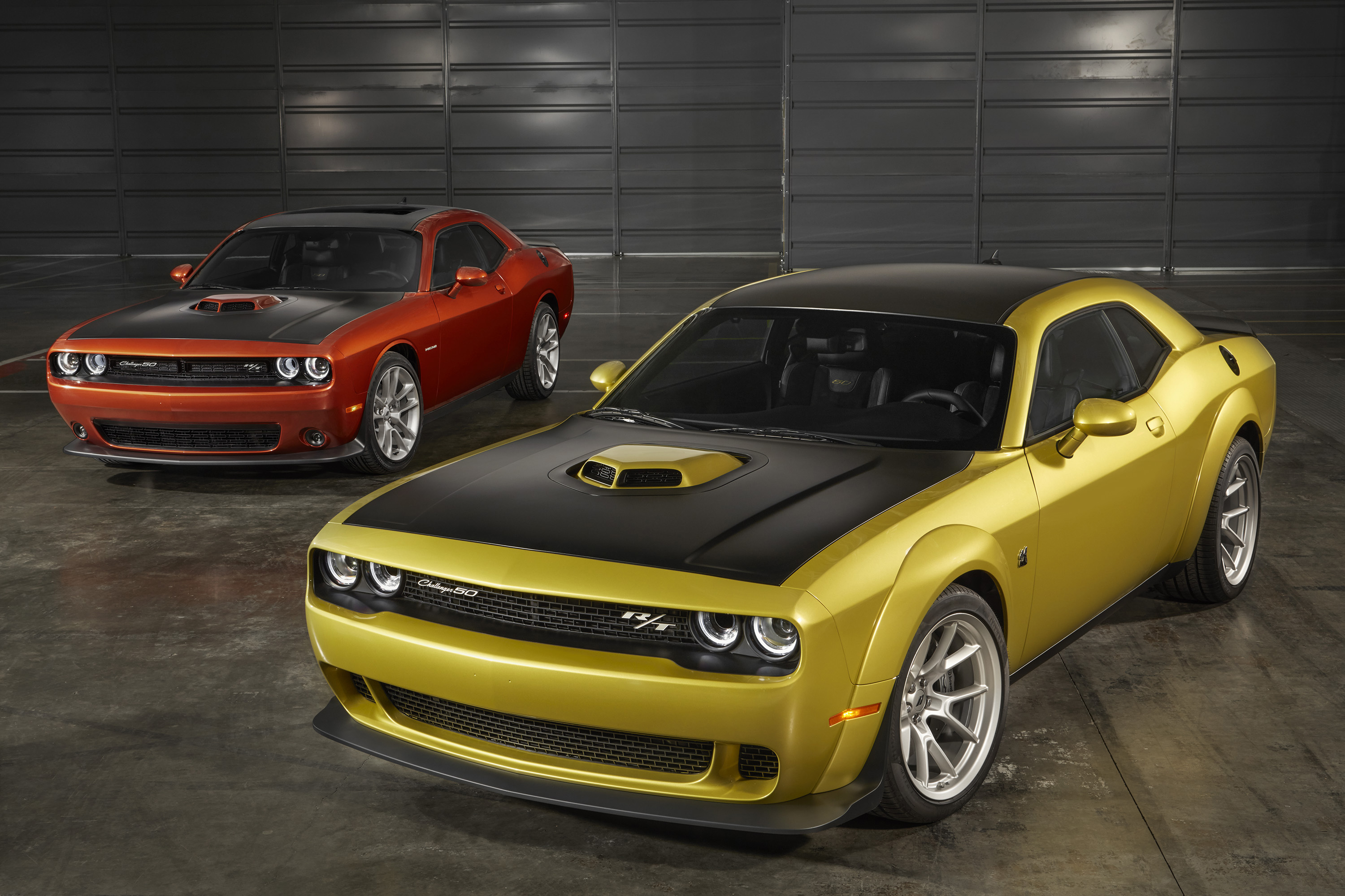 Free photo Dodge Challenger in gold and red.