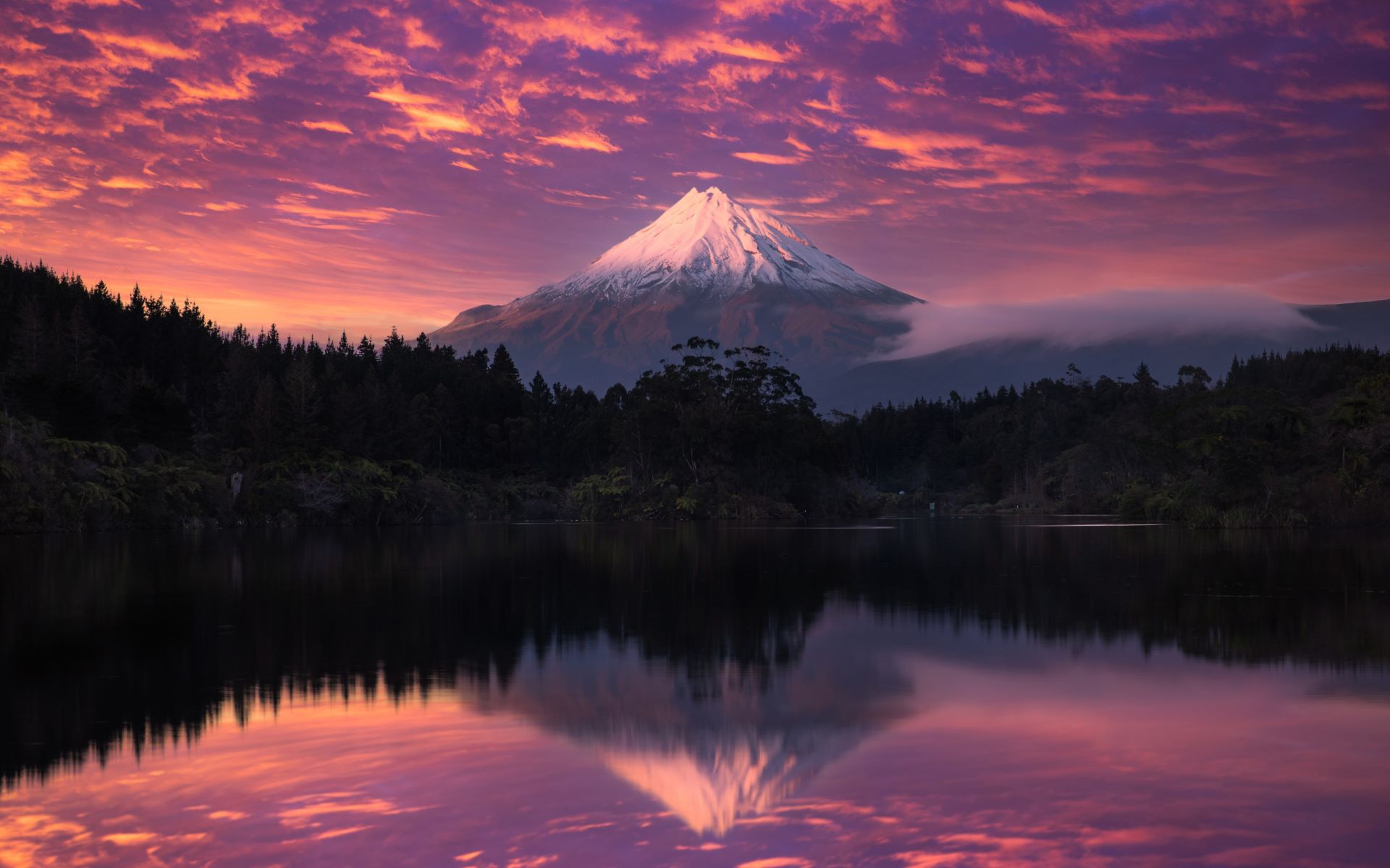 Гора Таранаки в Новой Зеландии