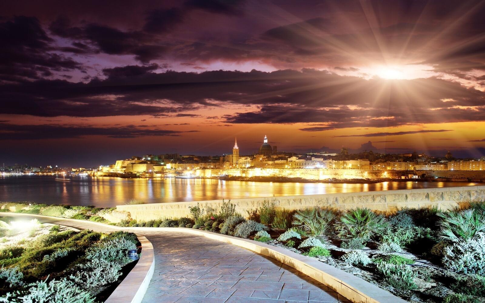 Бесплатное фото Вечерний город у моря