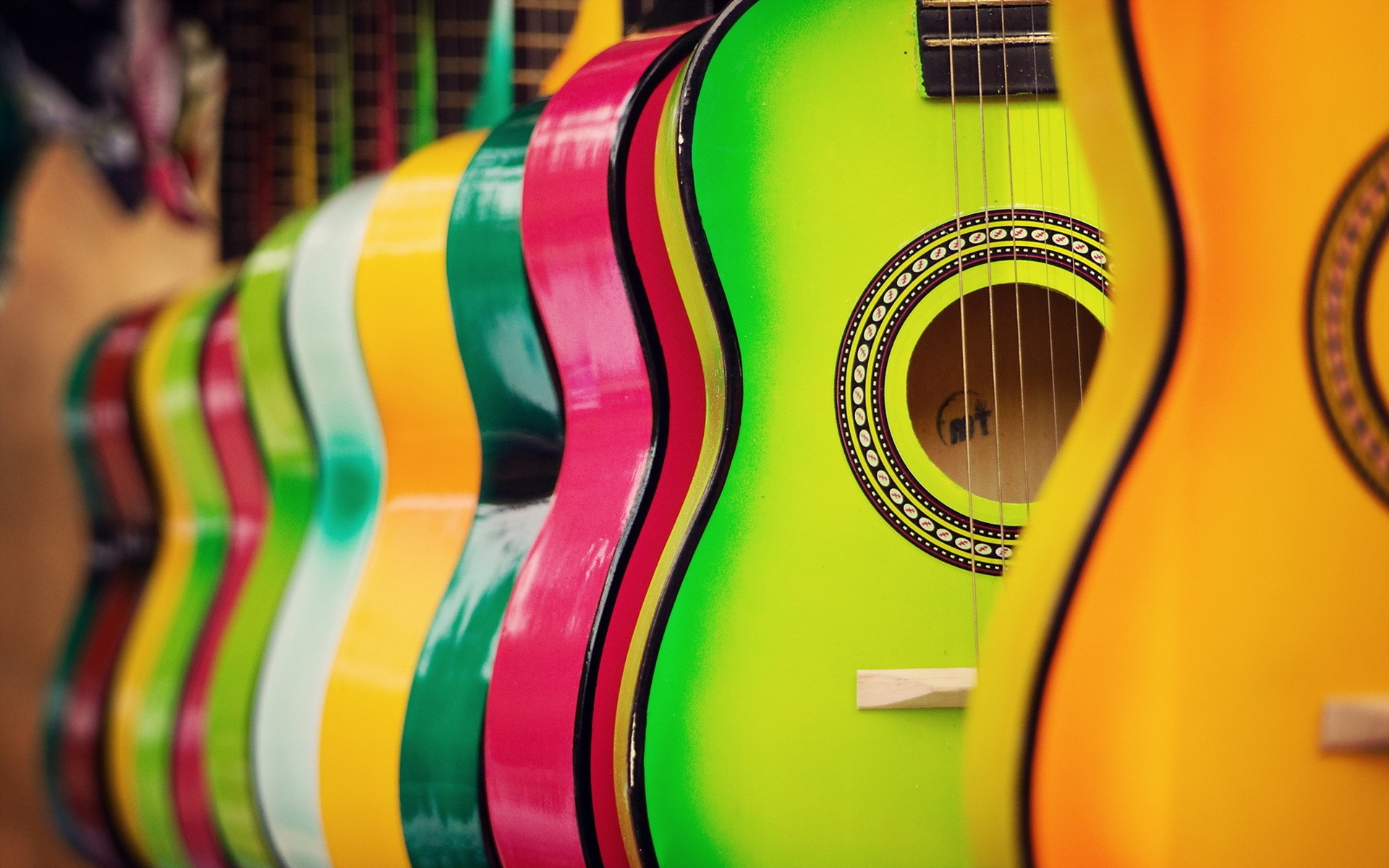 Картинка с цветными гитарами