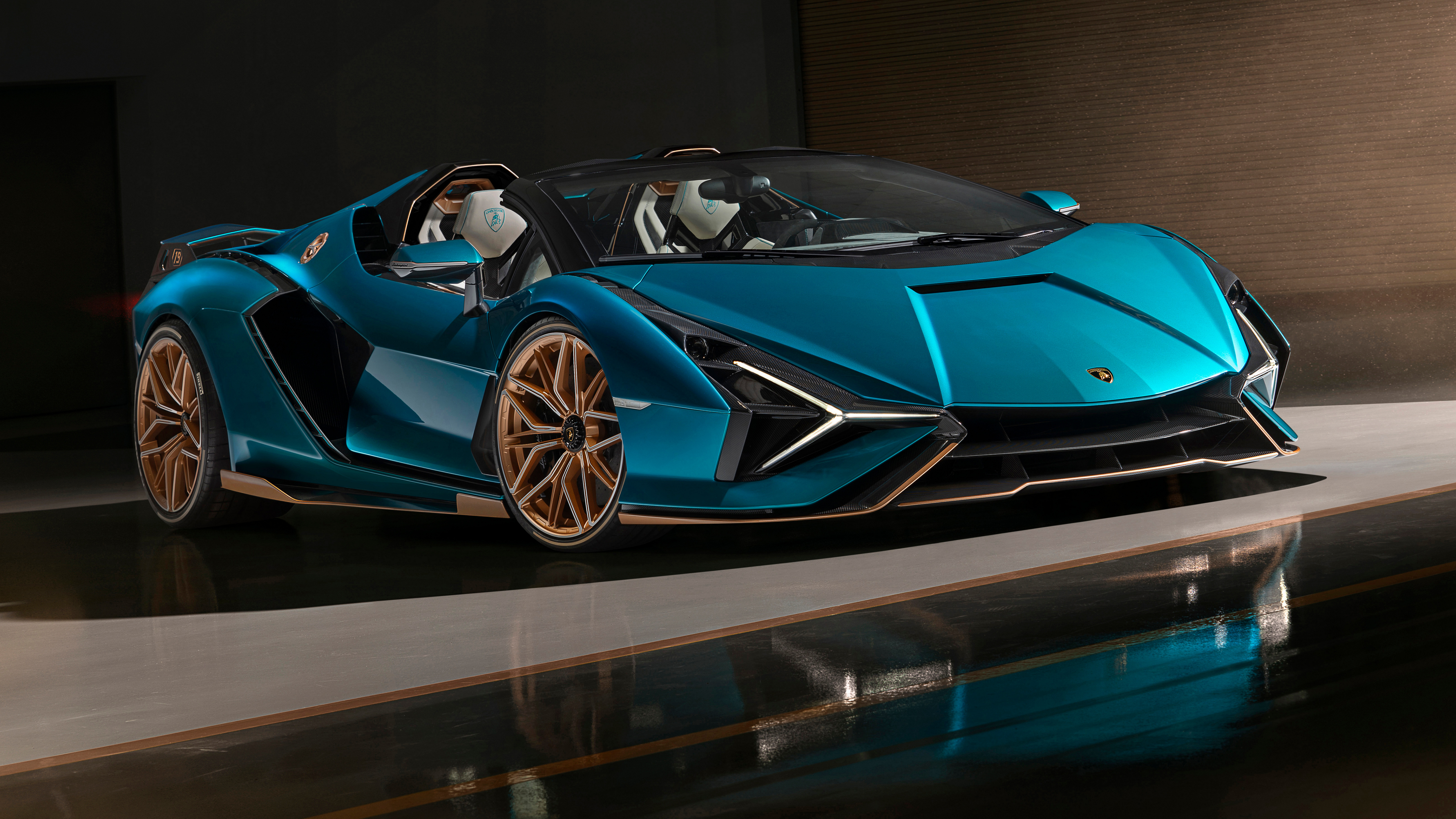 Lamborghini sian roadster 2020 года в голубом цвете
