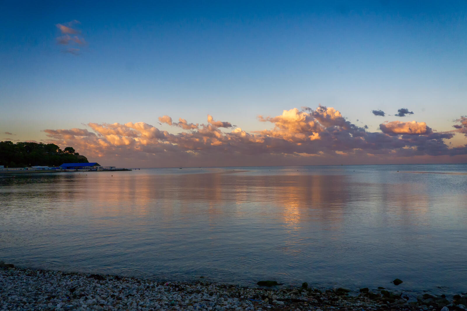 Free photo Dawn over the Black Sea