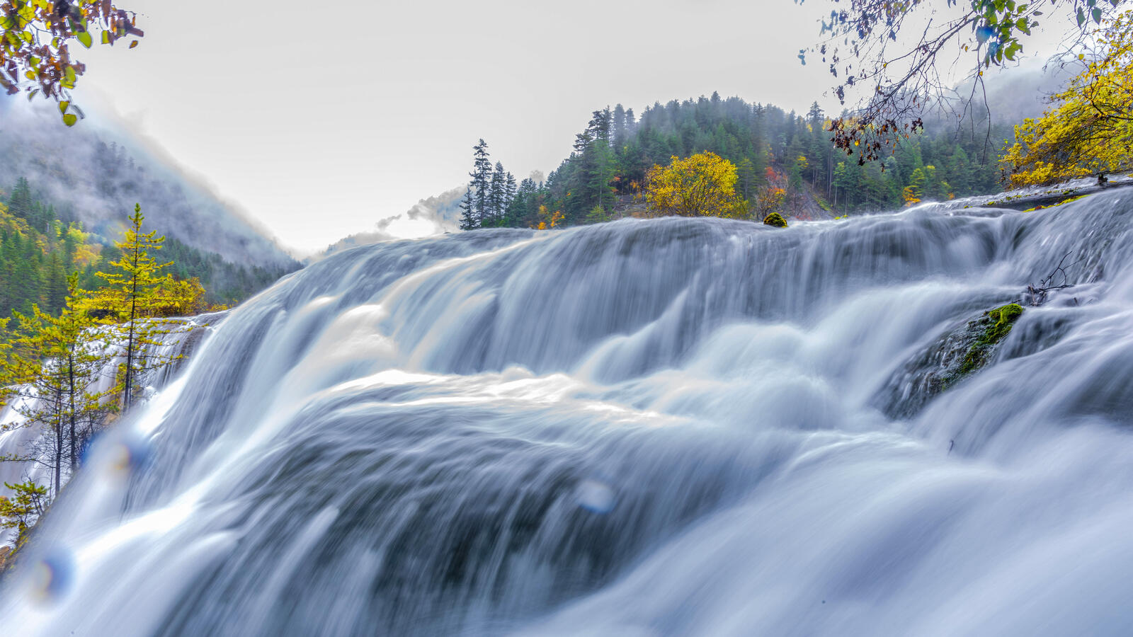Бесплатное фото Красивый водопад в Китае