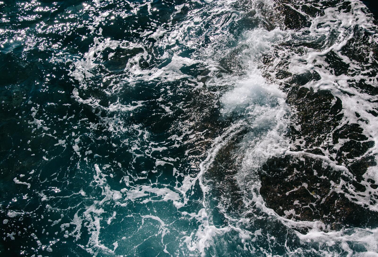Free photo Turbulent water in the ocean