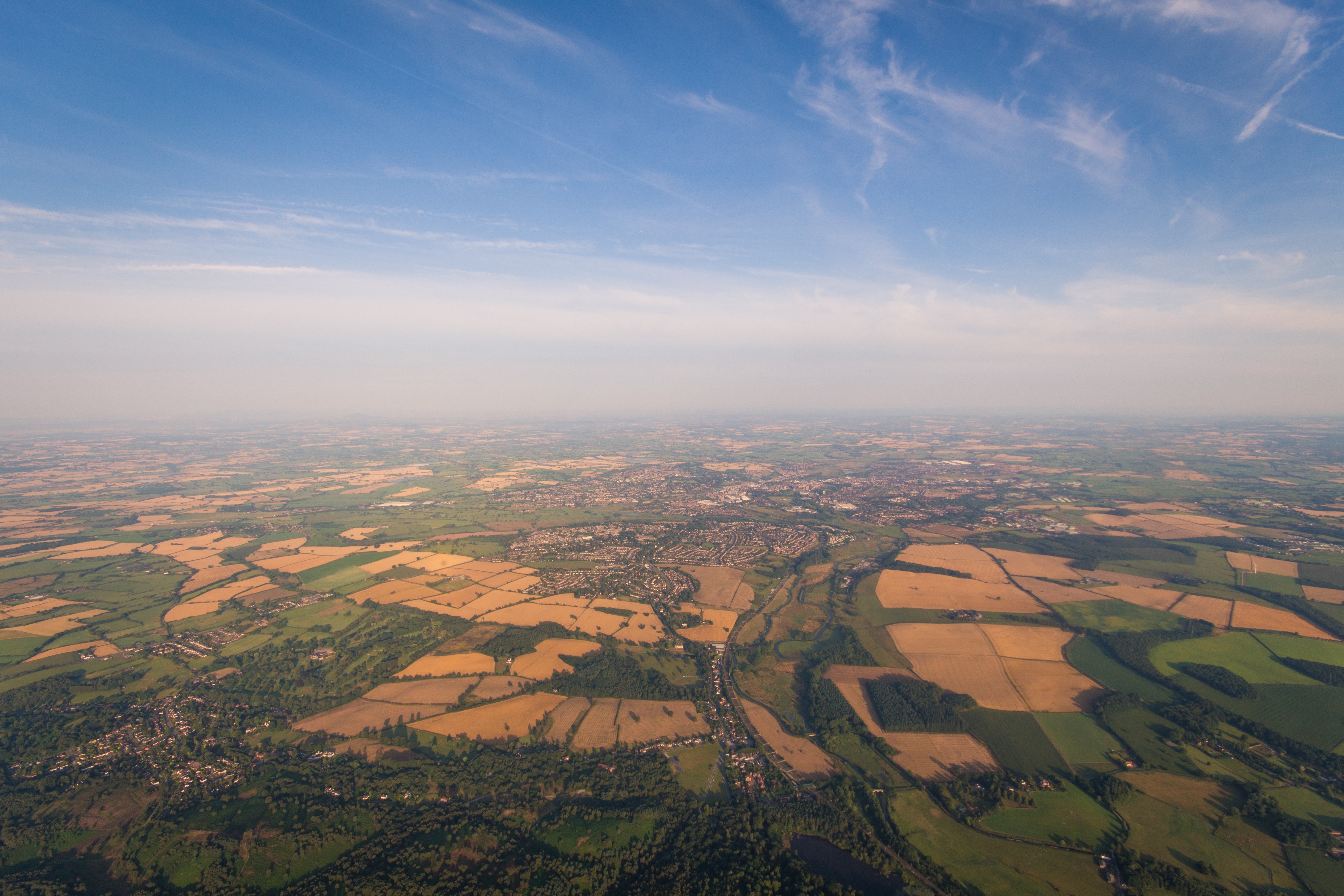 Бесплатное фото Просторы земли вид из самолета