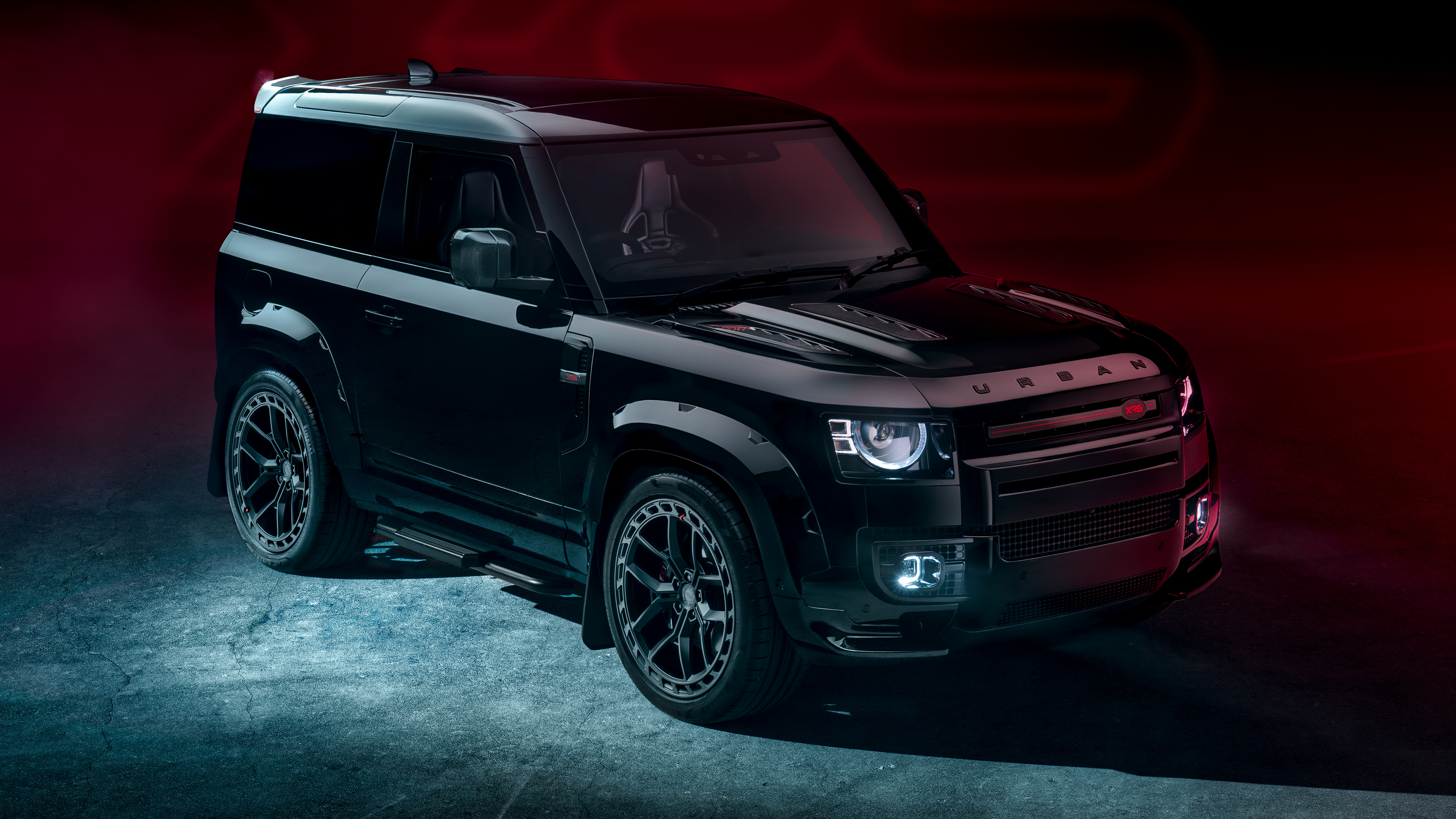 Бесплатное фото Черный Land Rover Defender Urban XRS 2022 года