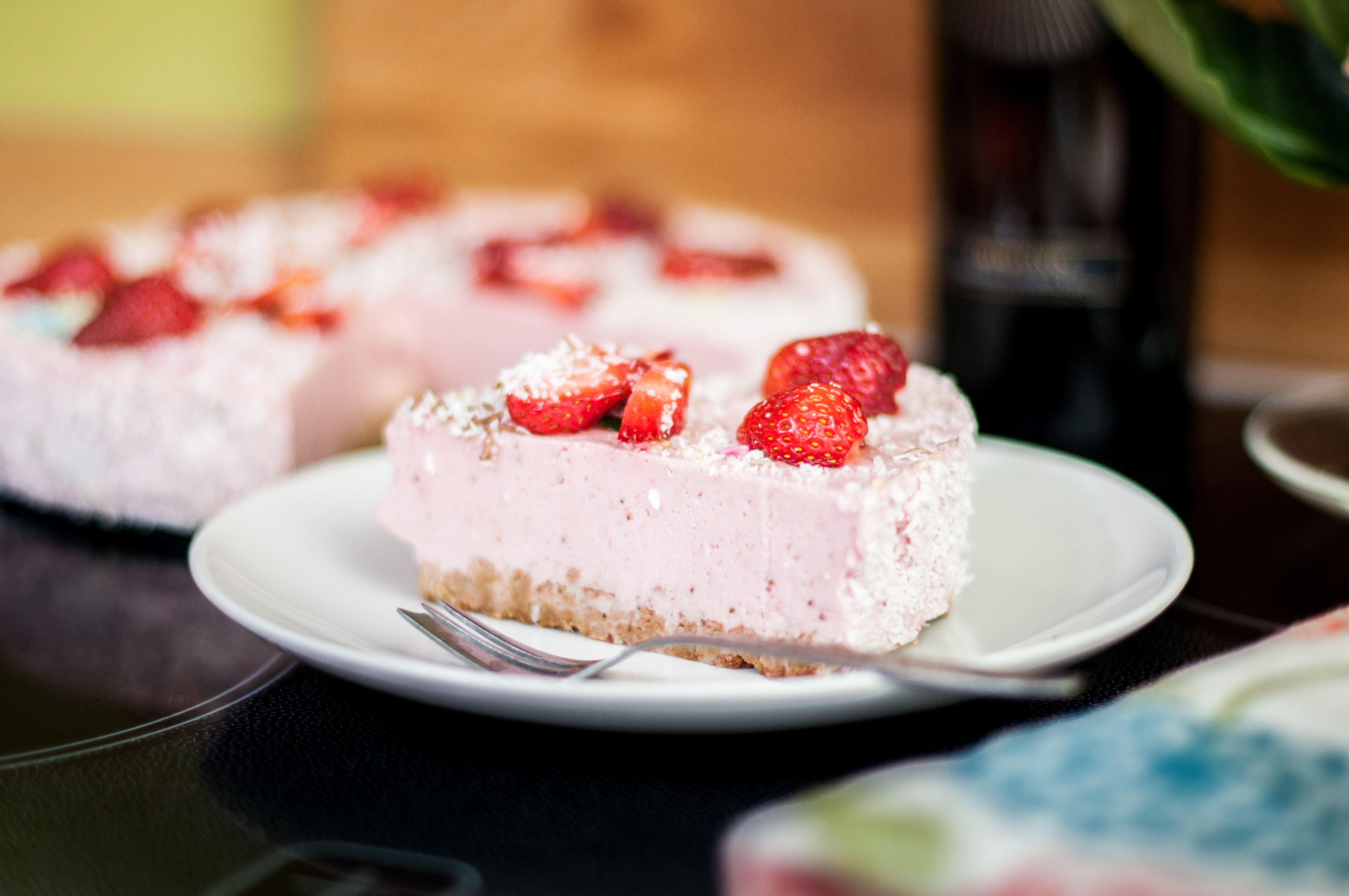 免费照片一块草莓蛋糕