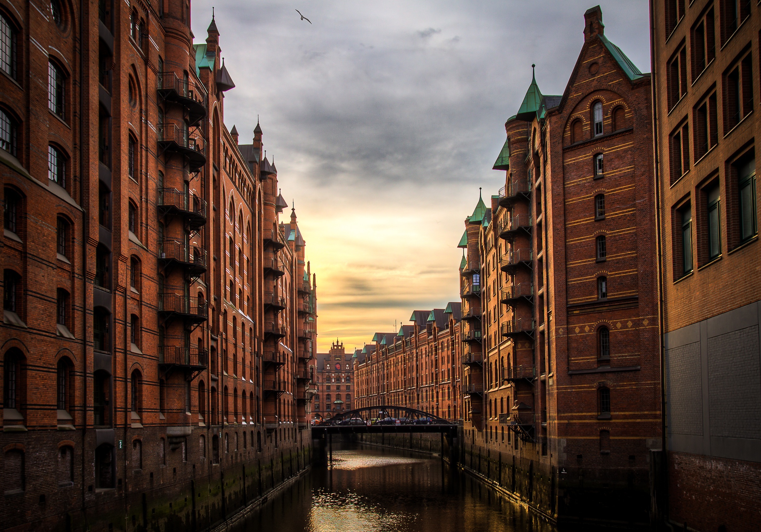 Бесплатное фото Водоканал в городе Гамбург