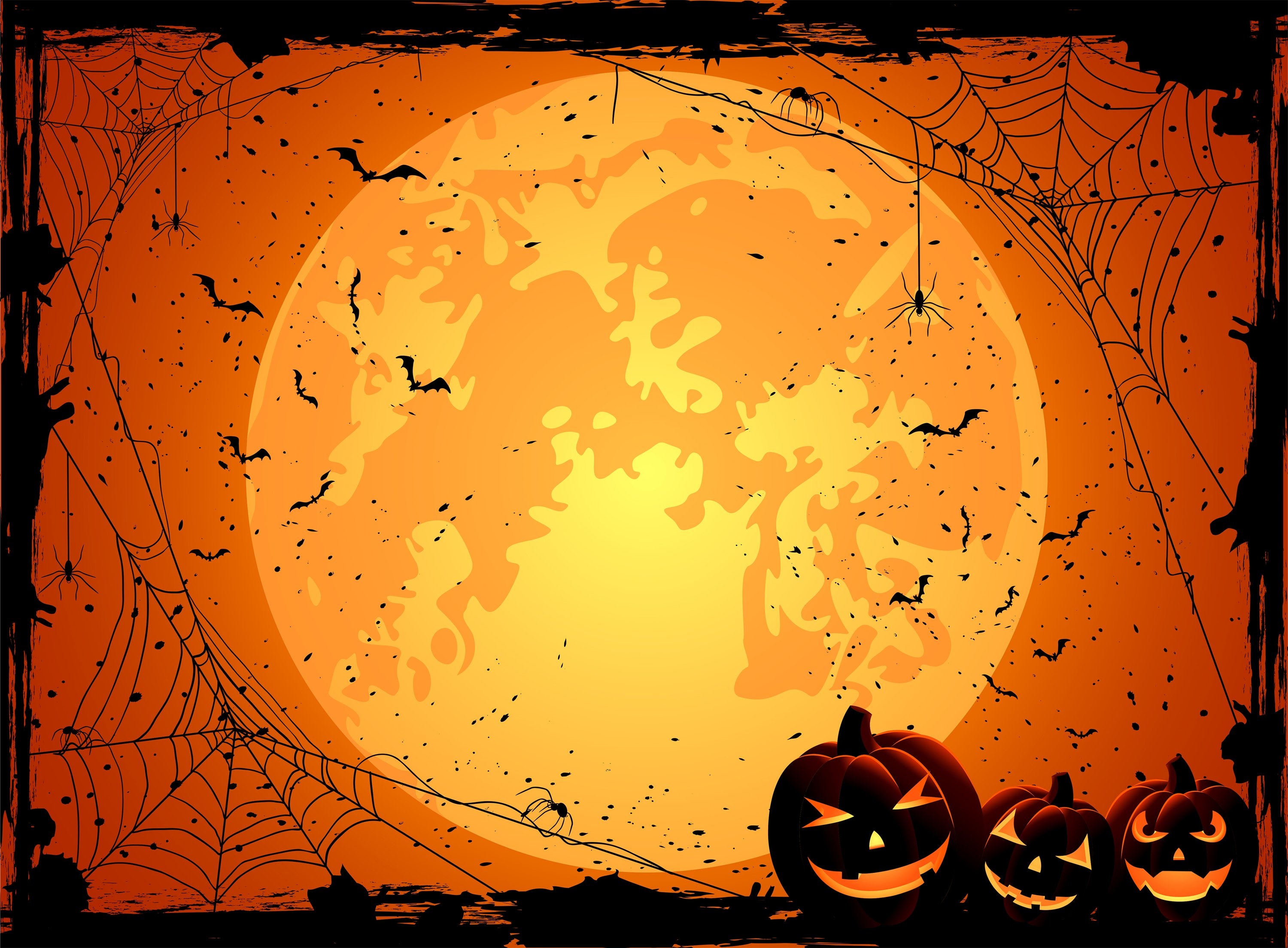 Бесплатное фото Большая луна с хэллоуинскими тыквами