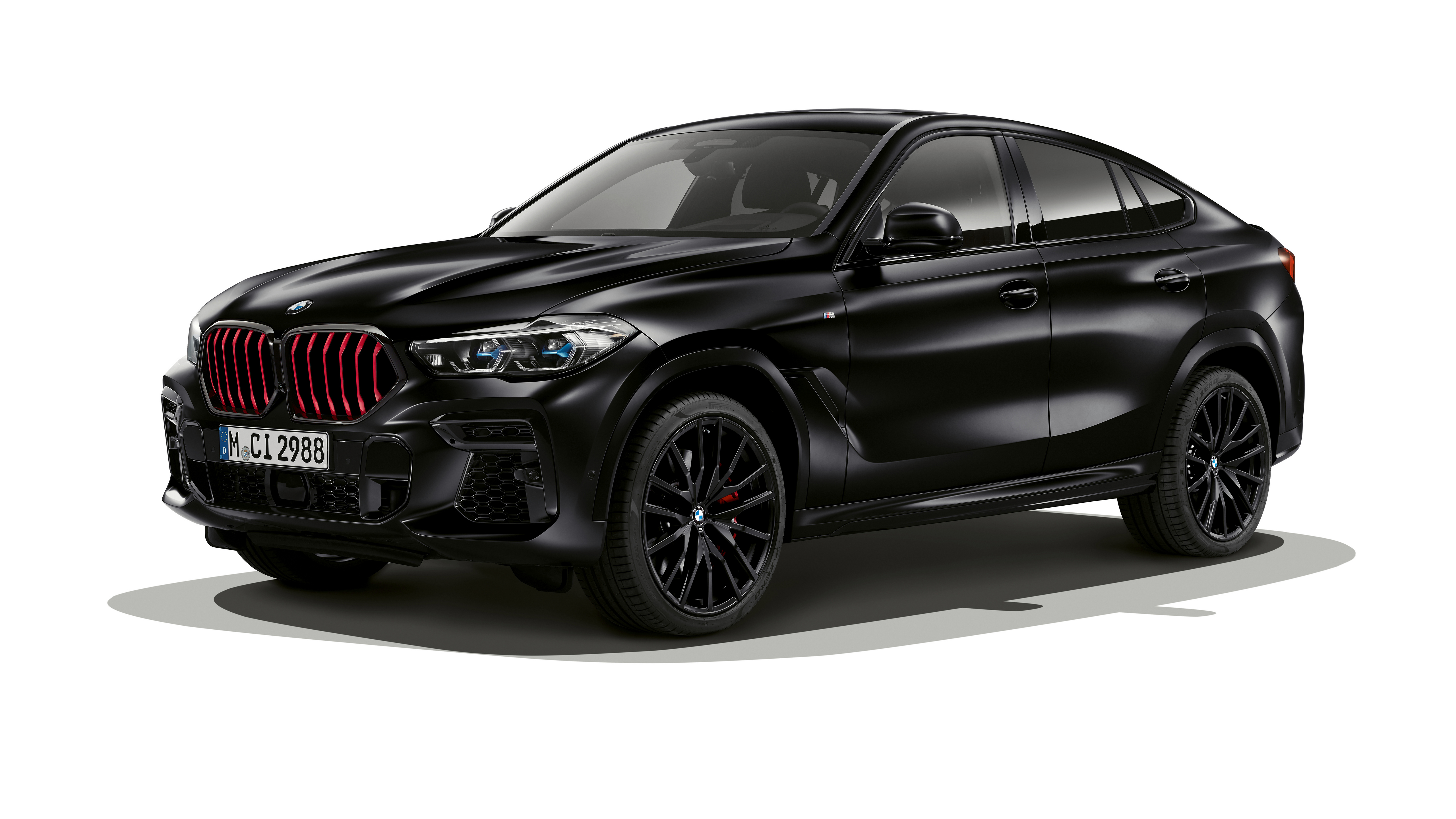 免费照片黑色BMW x6 m50i 2021年的黑色轮圈