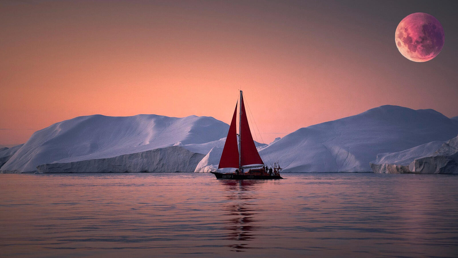 免费照片北冰洋夕阳下的红帆帆船